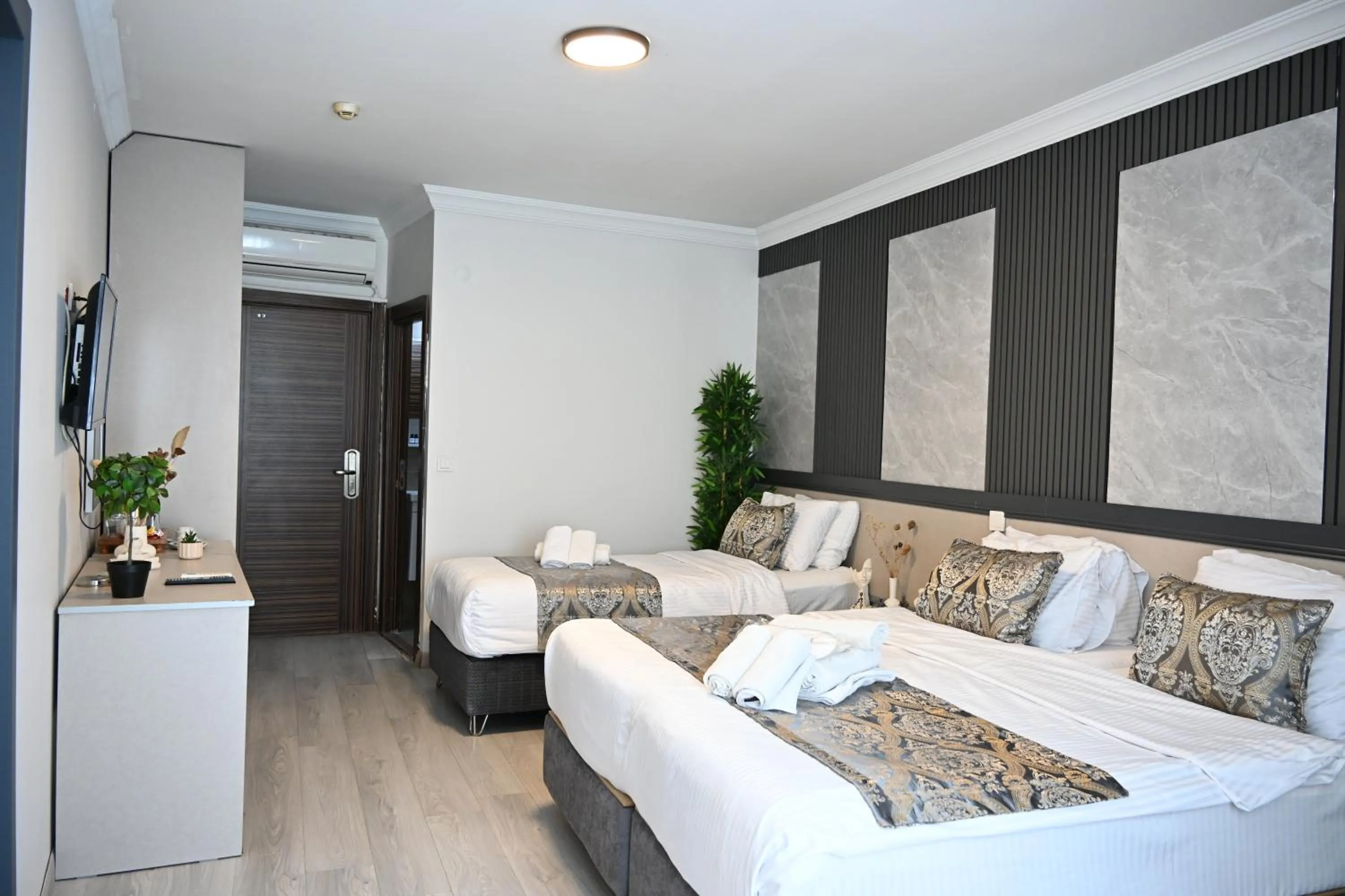 Bed in Elite Marmara Hotel Gungoren