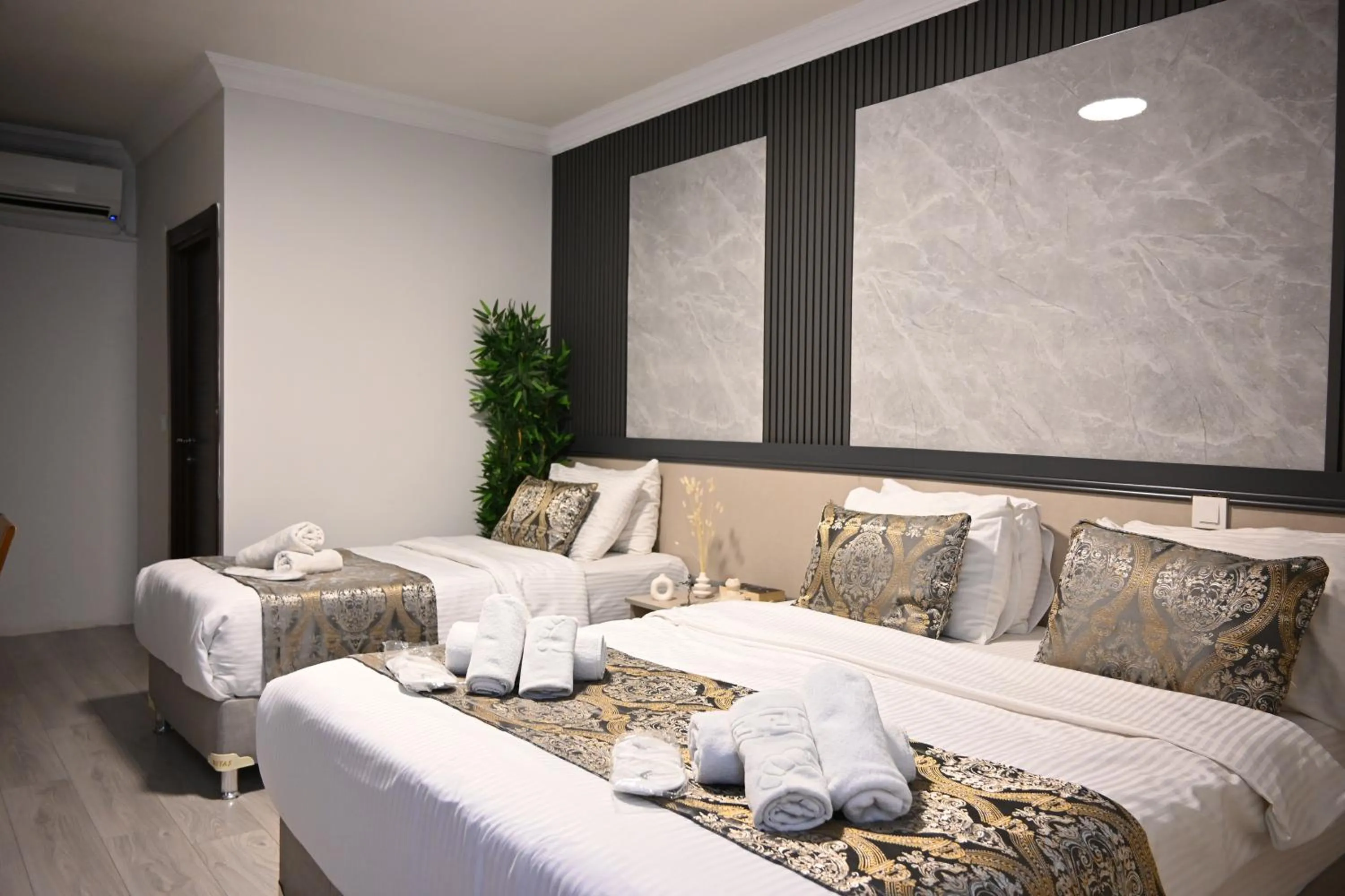 Bed in Elite Marmara Hotel Gungoren