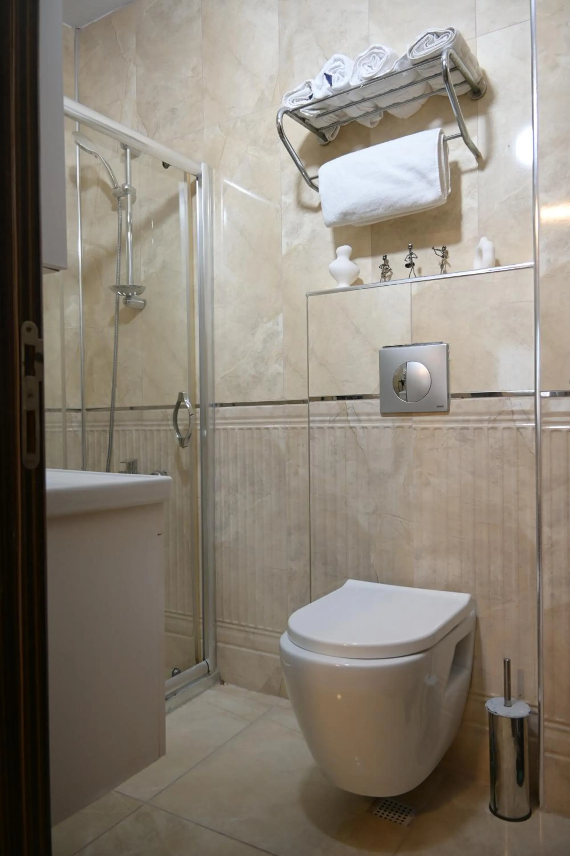 Shower in Elite Marmara Hotel Gungoren