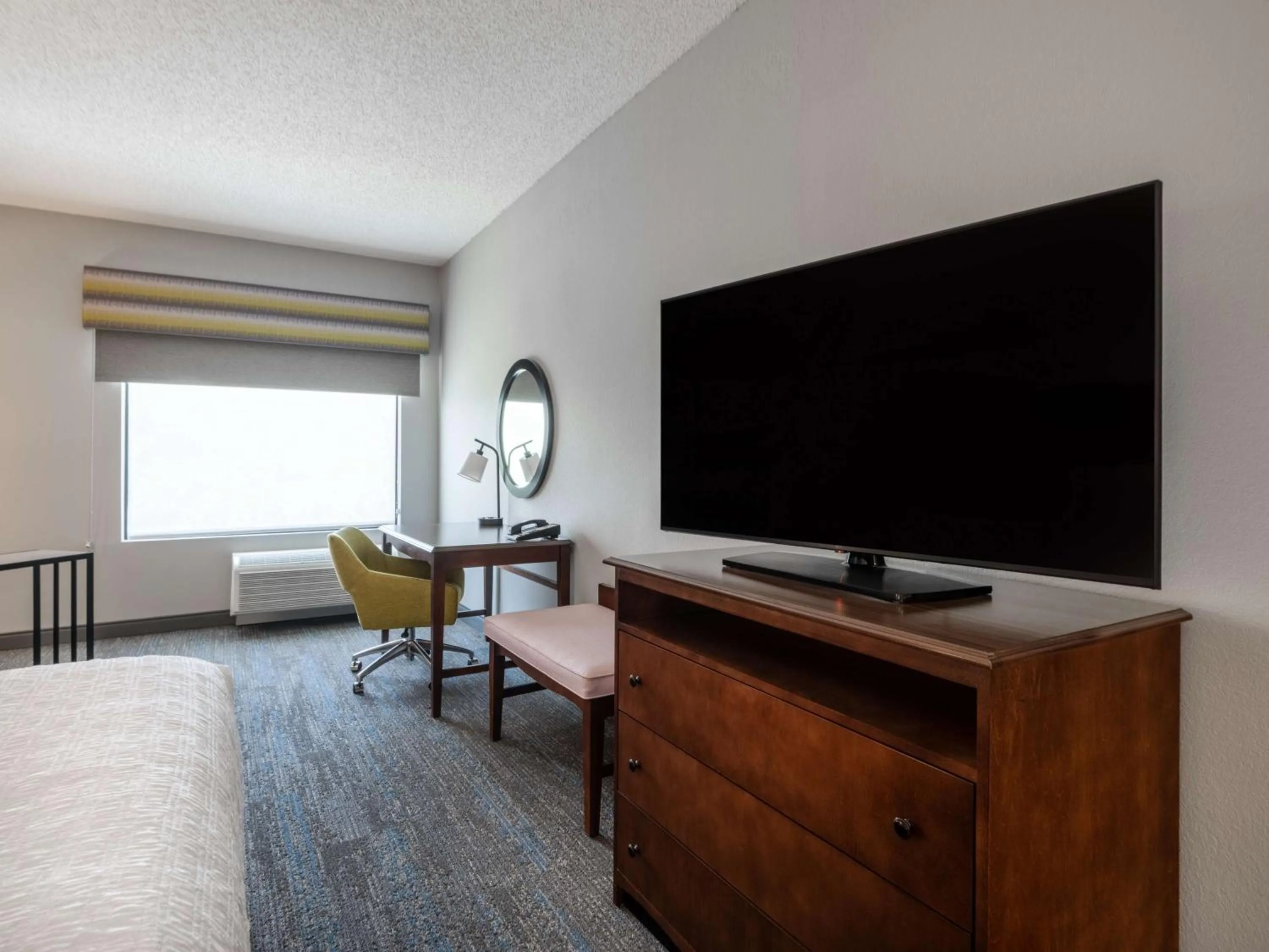 Bedroom in Hampton Inn Deerfield Beach