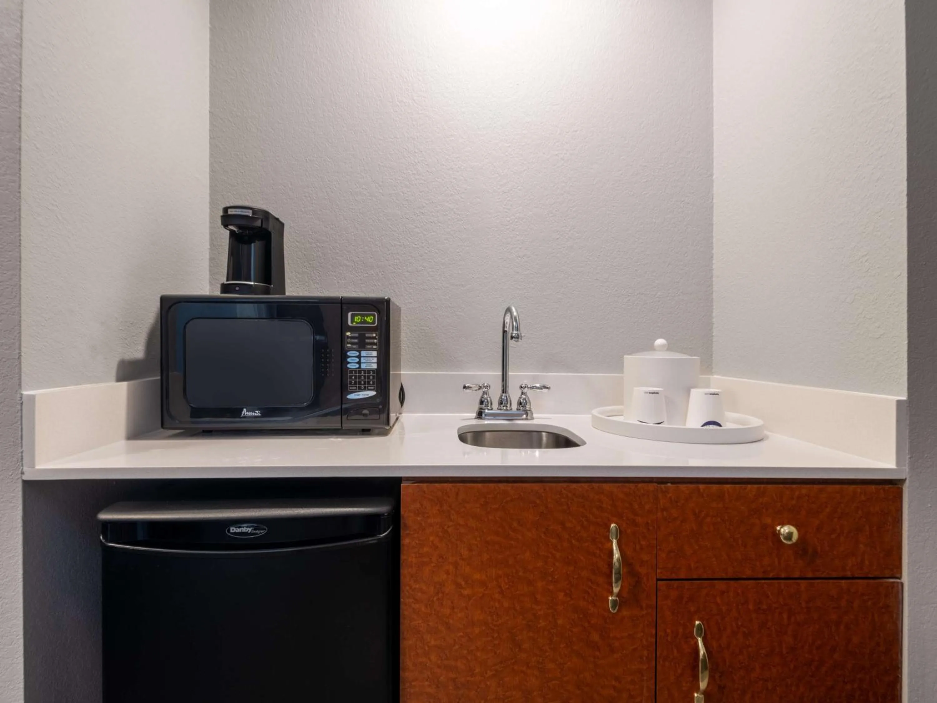 Photo of the whole room in Hampton Inn Deerfield Beach