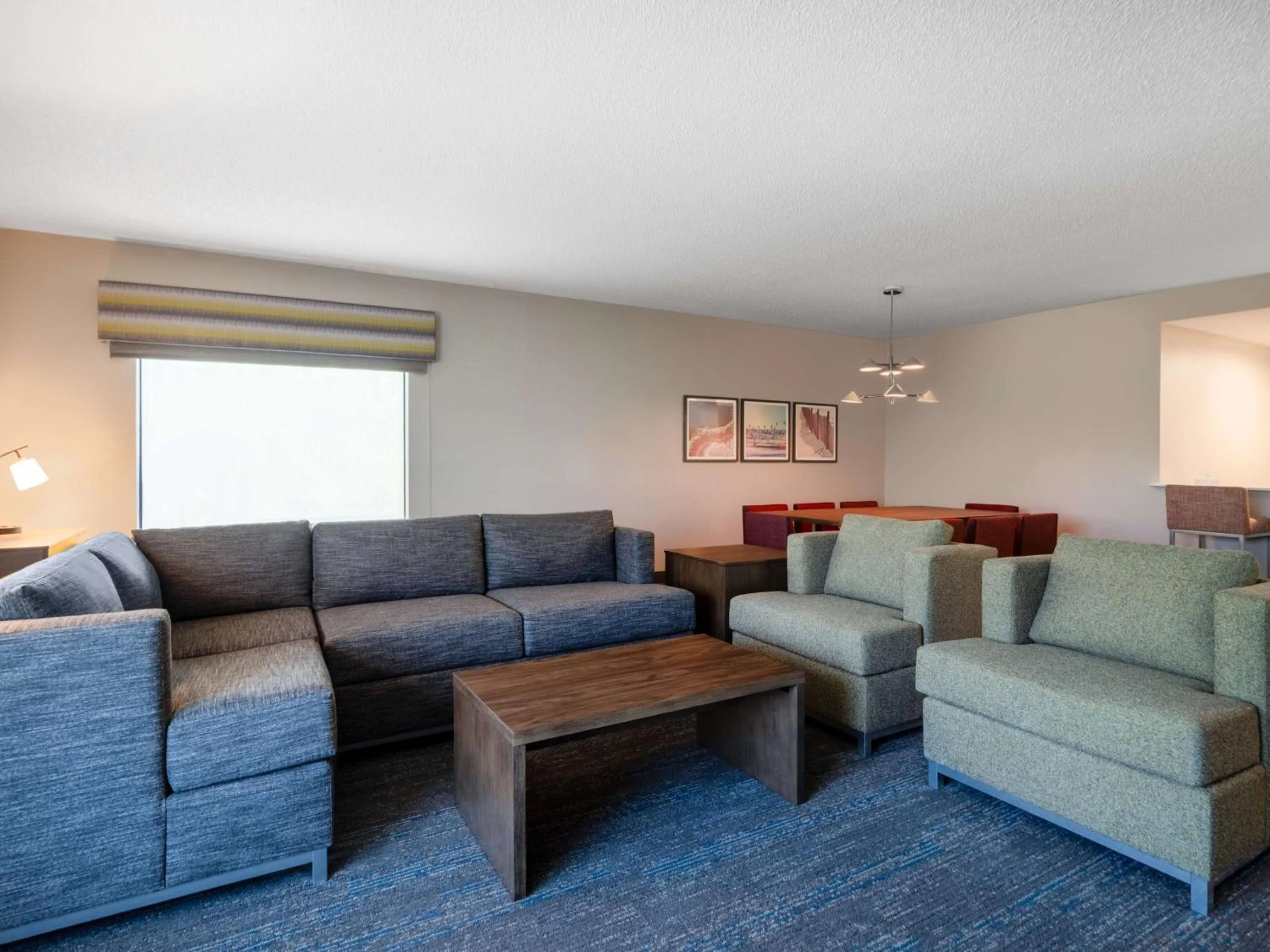 Living room in Hampton Inn Deerfield Beach