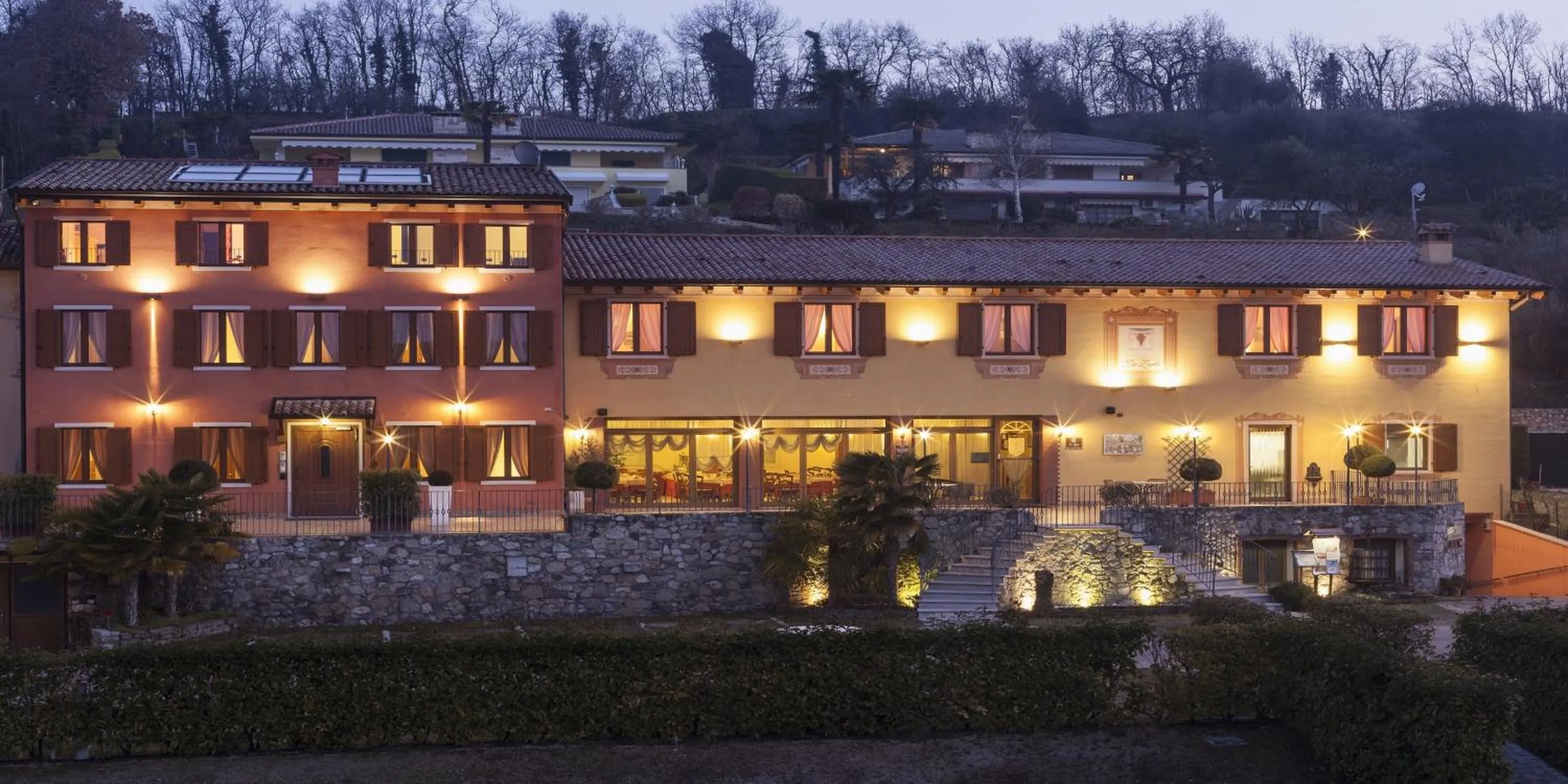 Facade/entrance in La Zerla