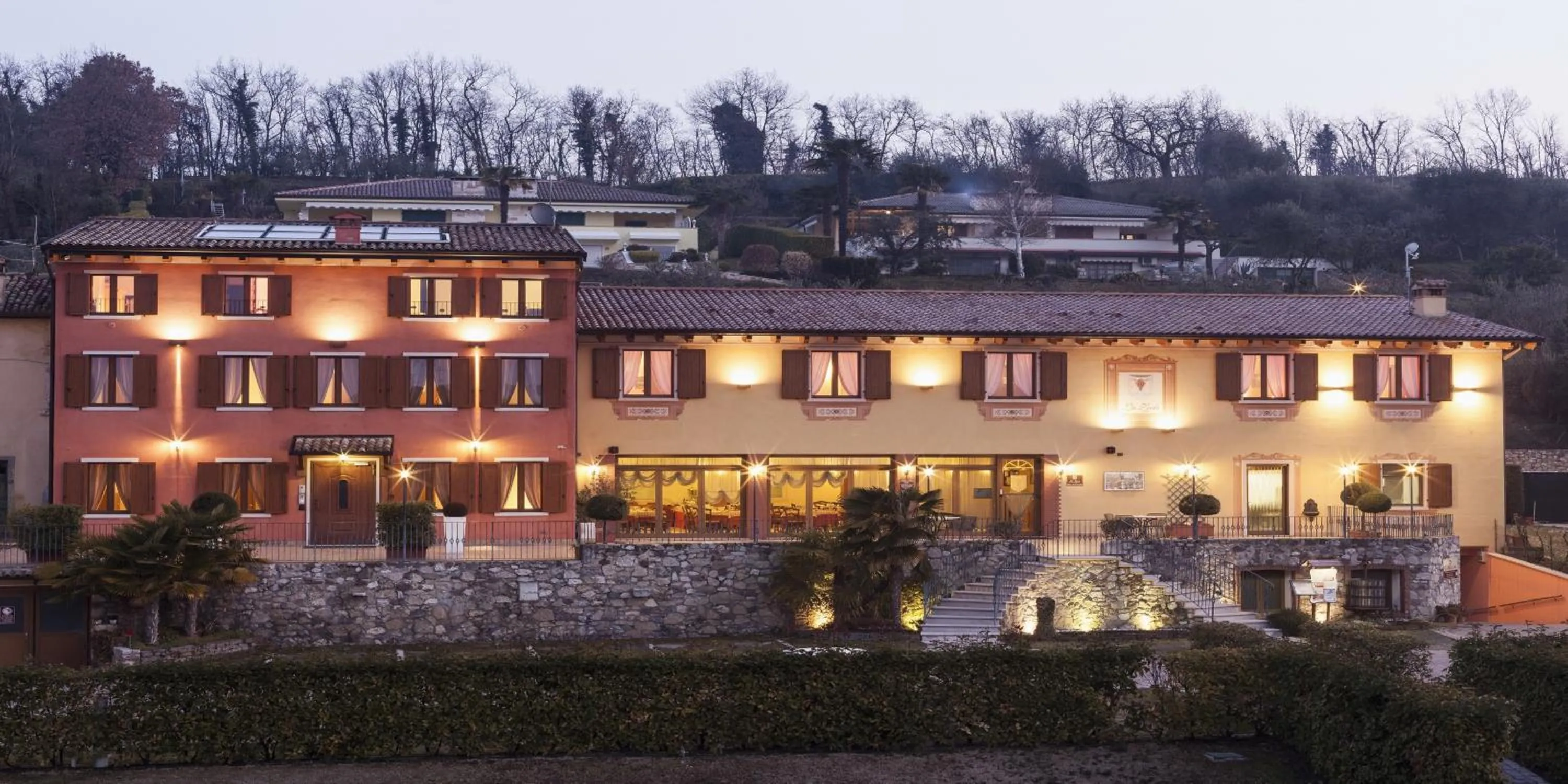 Facade/entrance in La Zerla