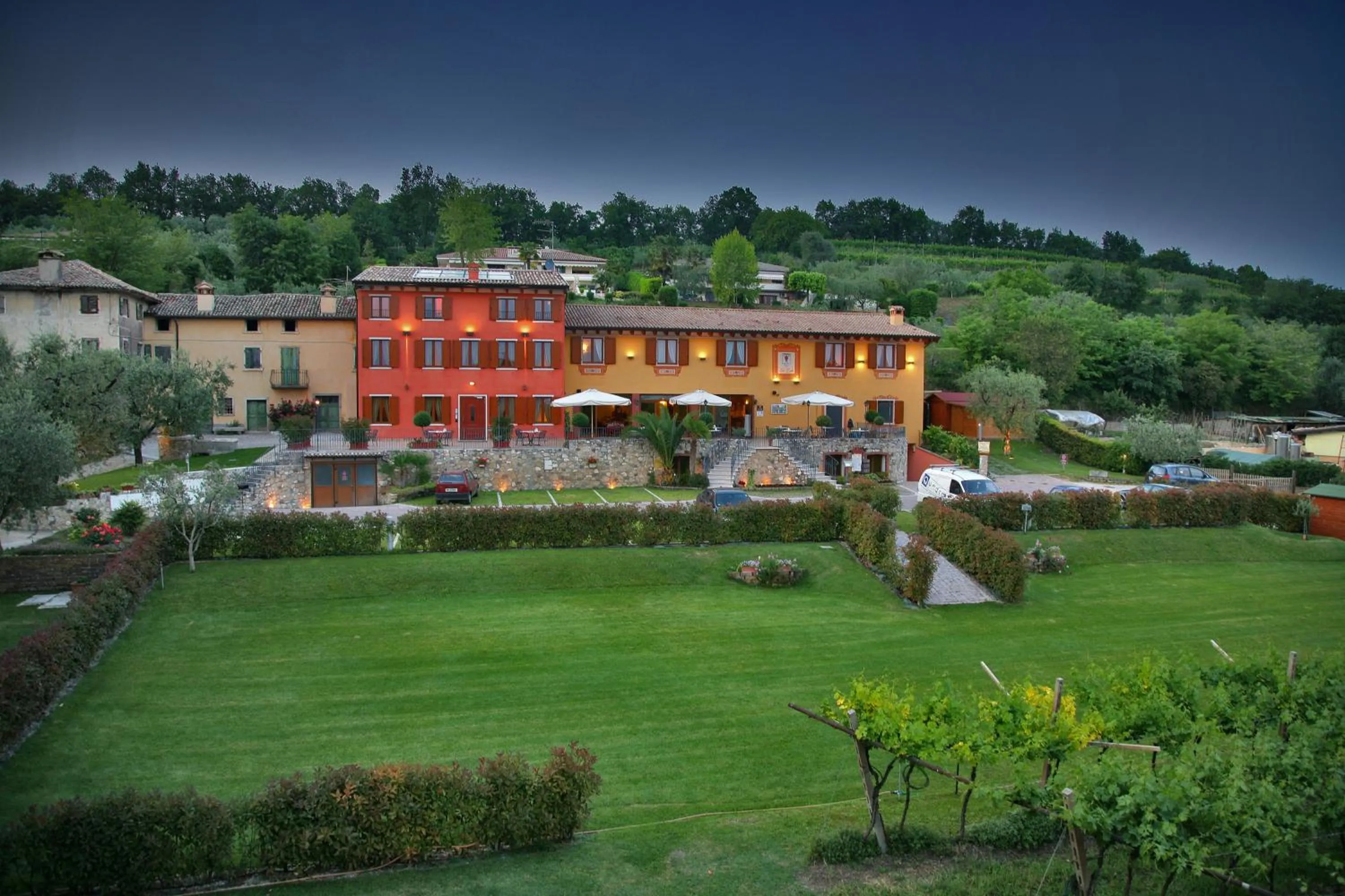 Facade/entrance in La Zerla