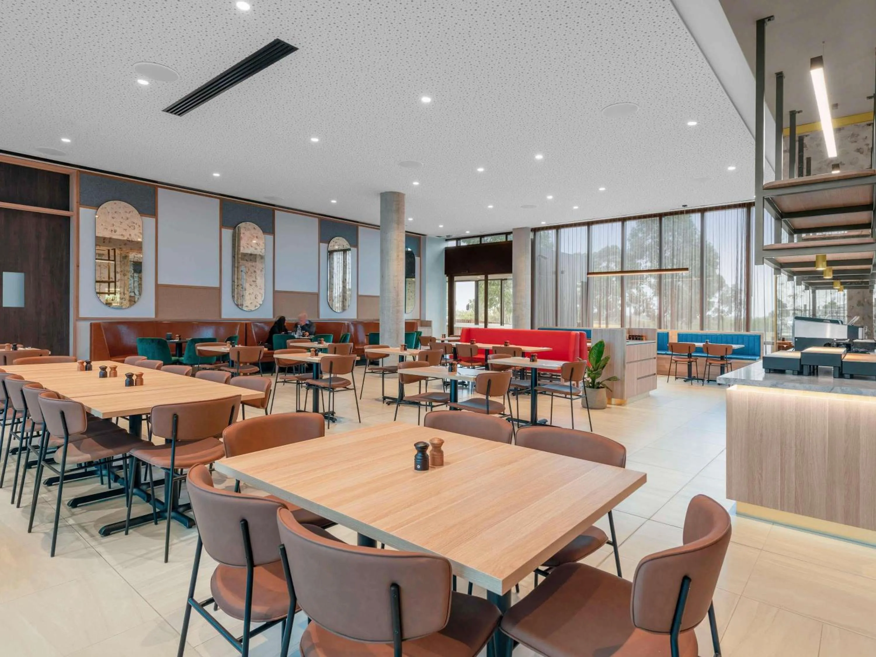 Restaurant/places to eat in Mantra Melbourne Epping