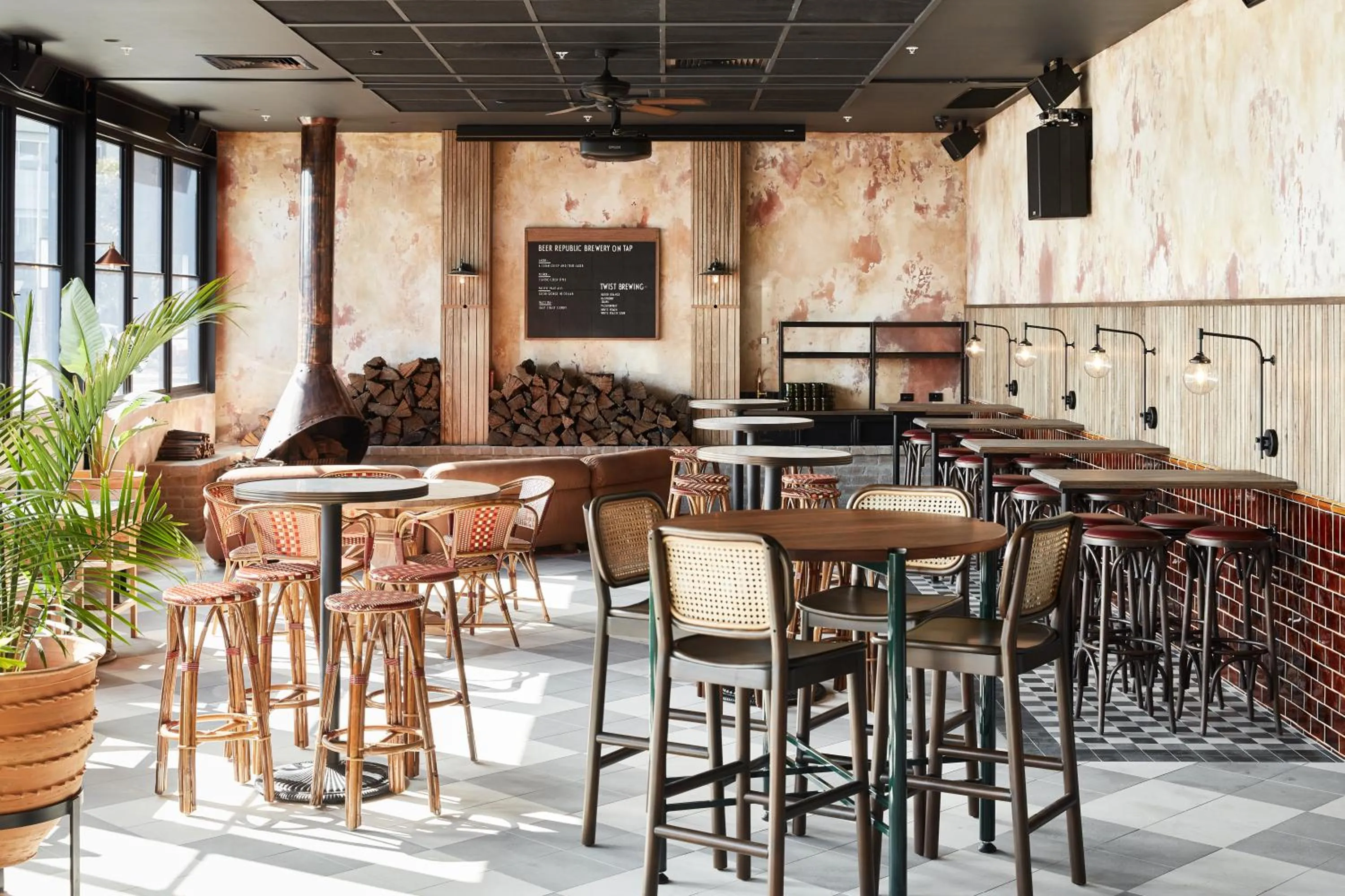 Restaurant/places to eat in Mantra Melbourne Epping