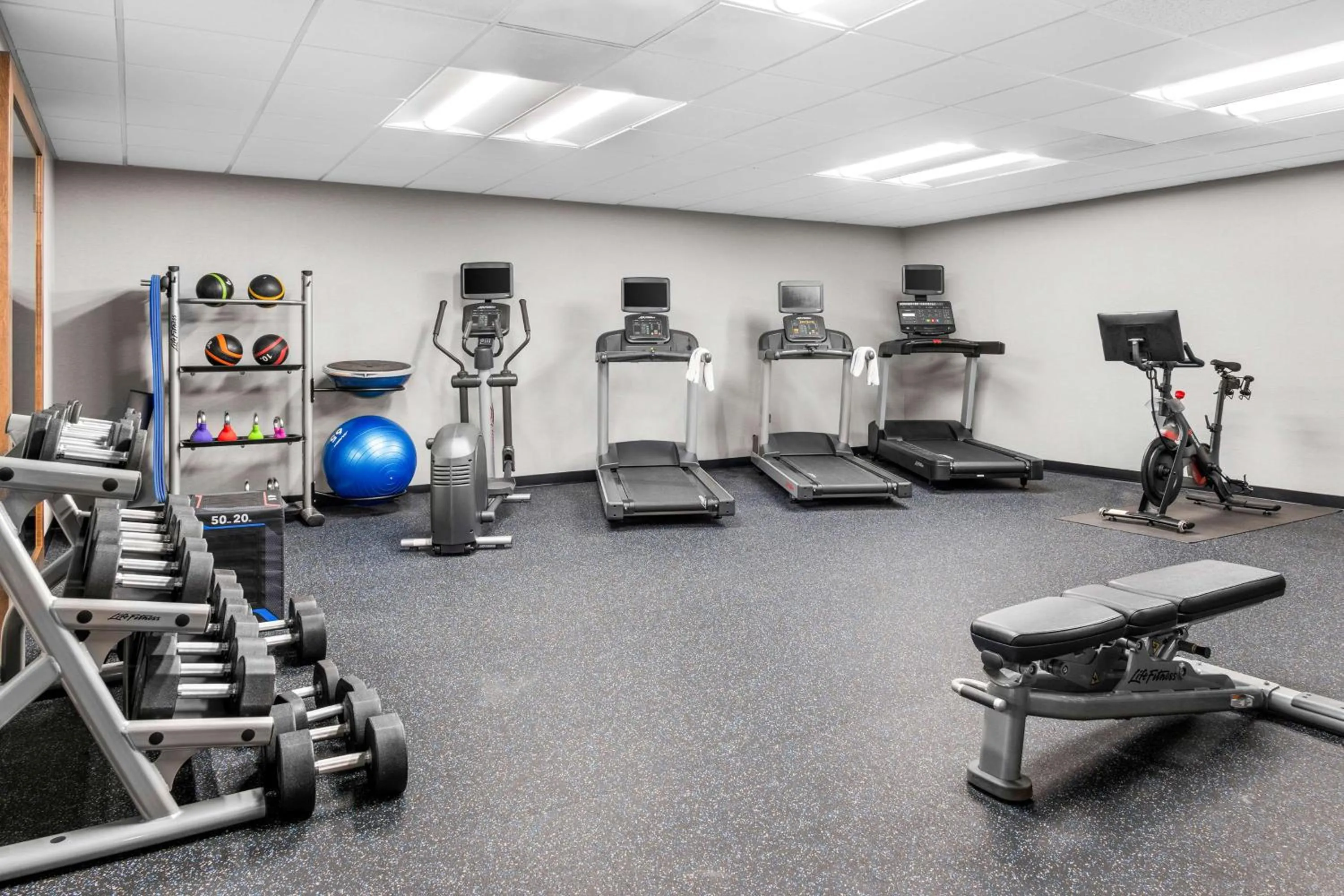 Fitness centre/facilities in Hampton Inn Grand Rapids/North