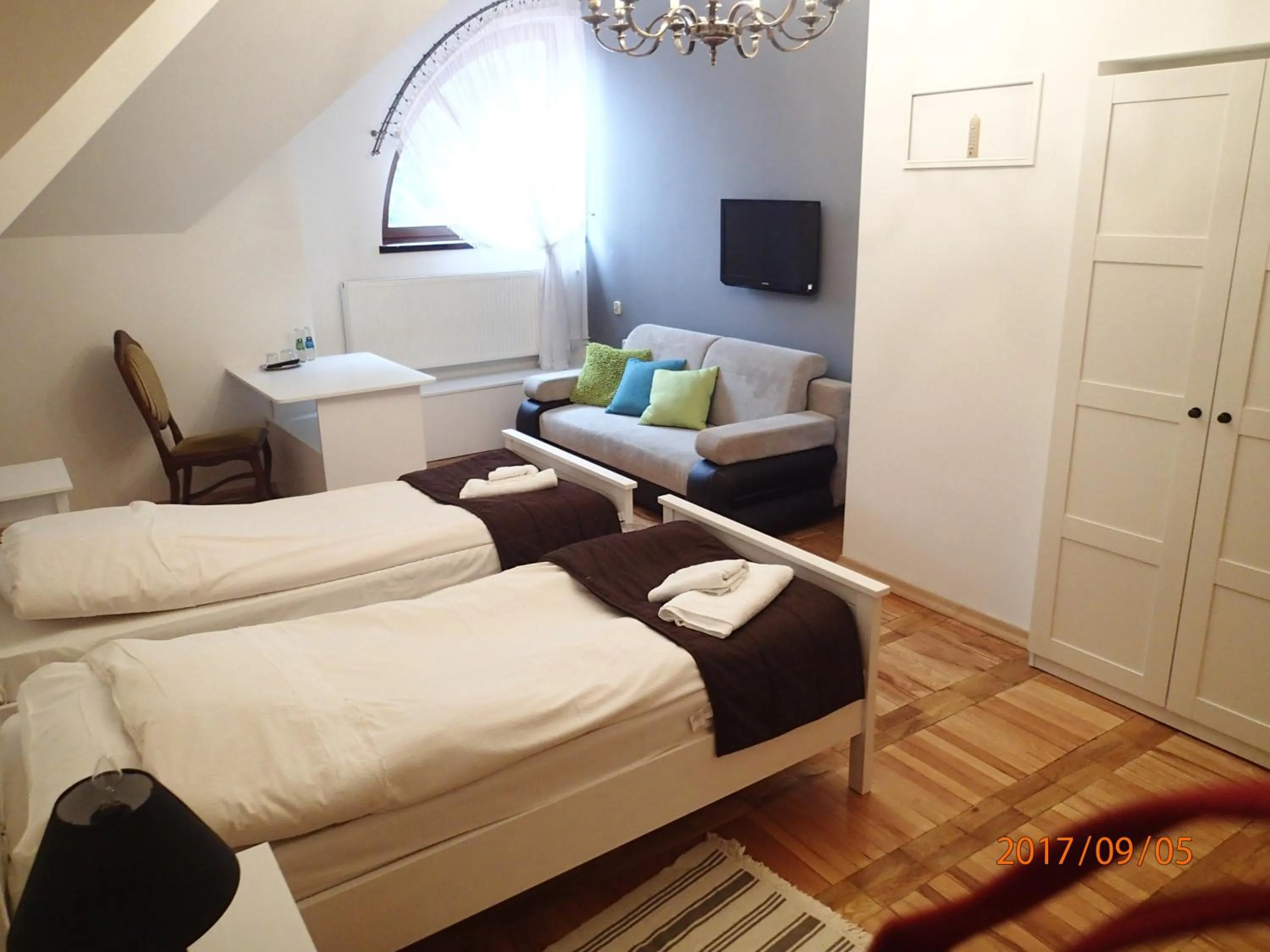 Photo of the whole room, Bed in Hotel Artis