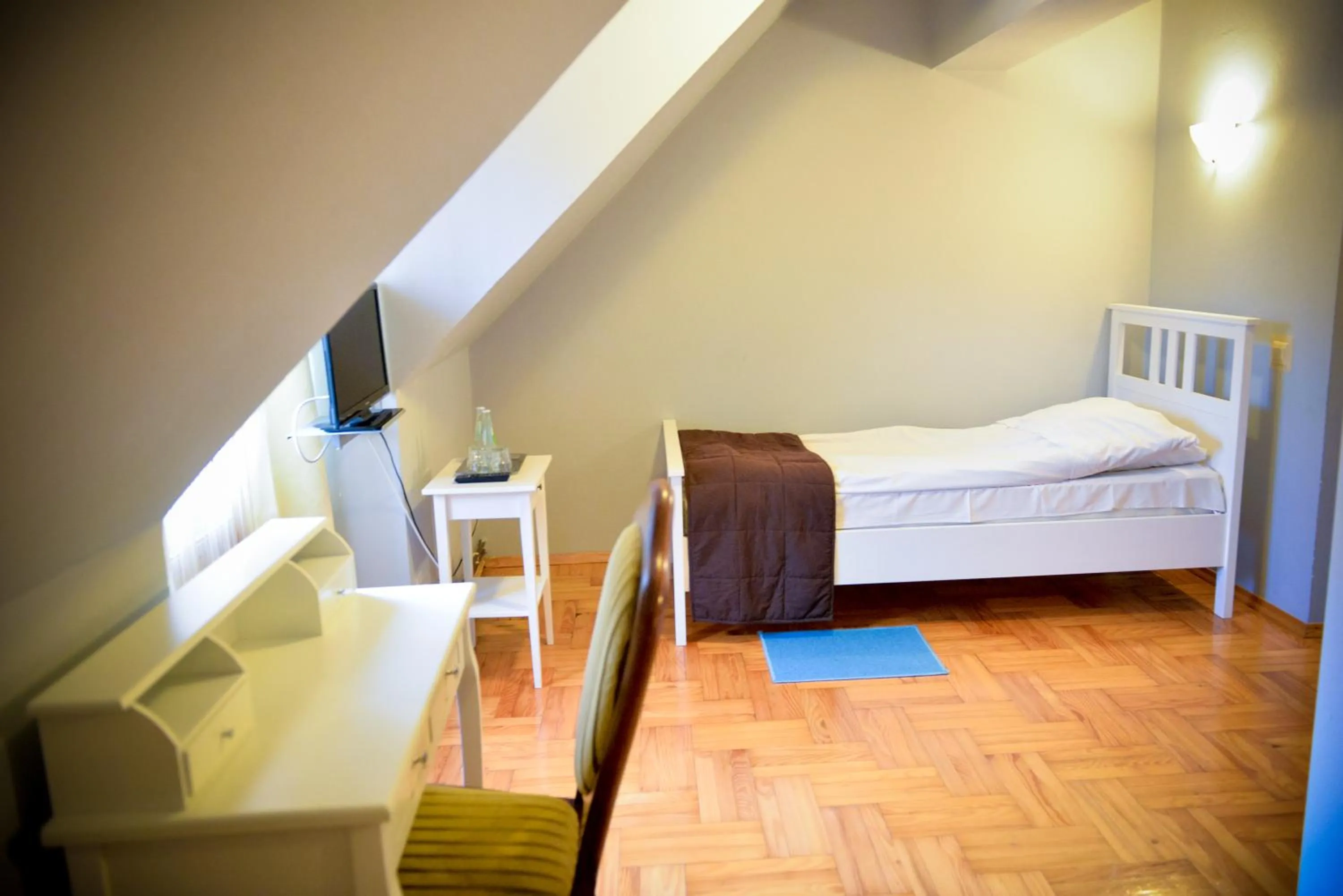 Photo of the whole room, Bed in Hotel Artis