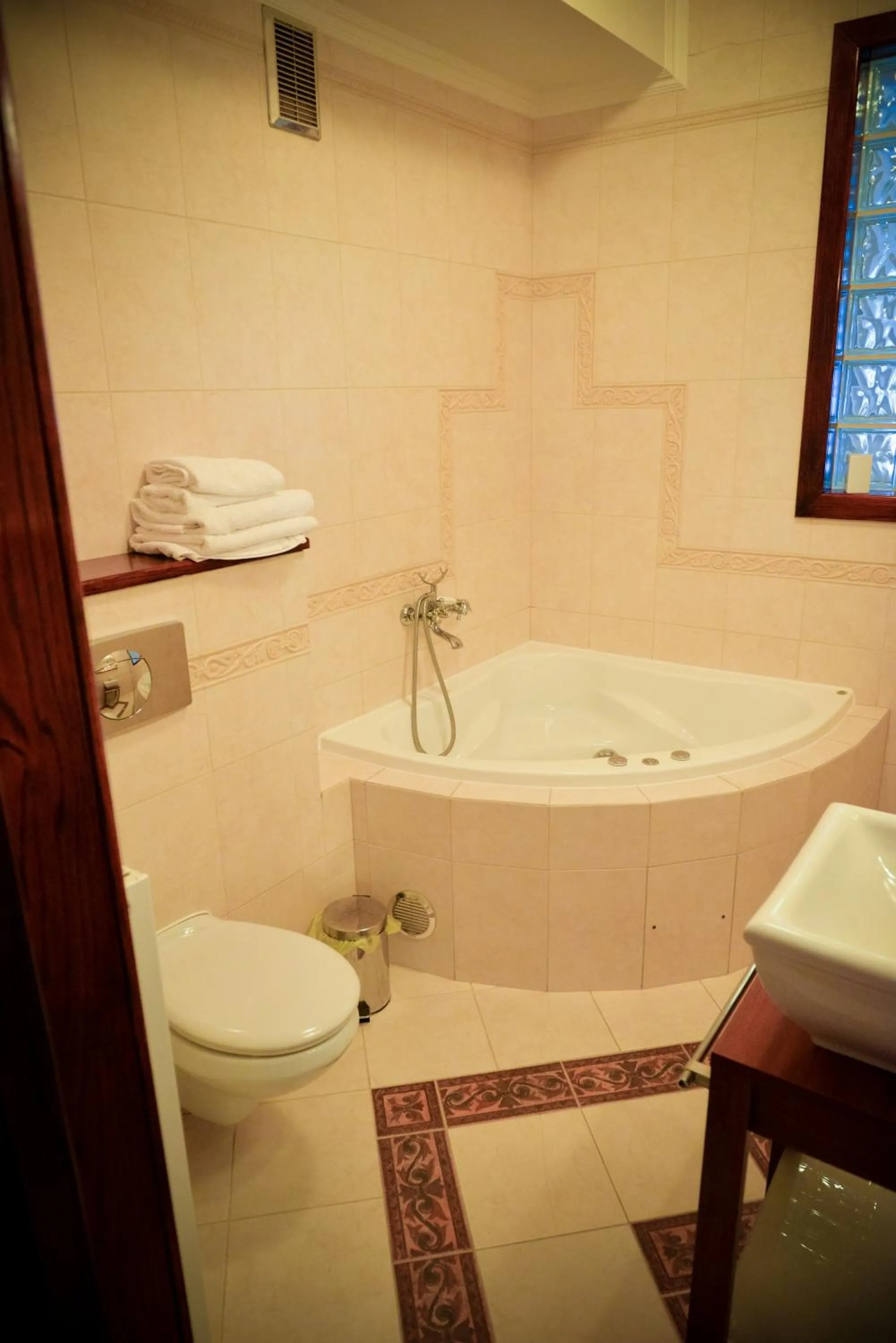 Photo of the whole room in Hotel Artis