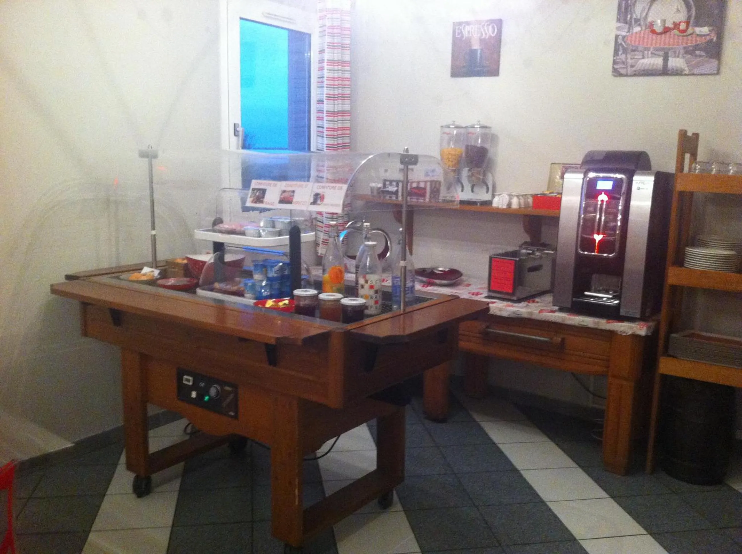 Food and drinks in La Grange de Marie