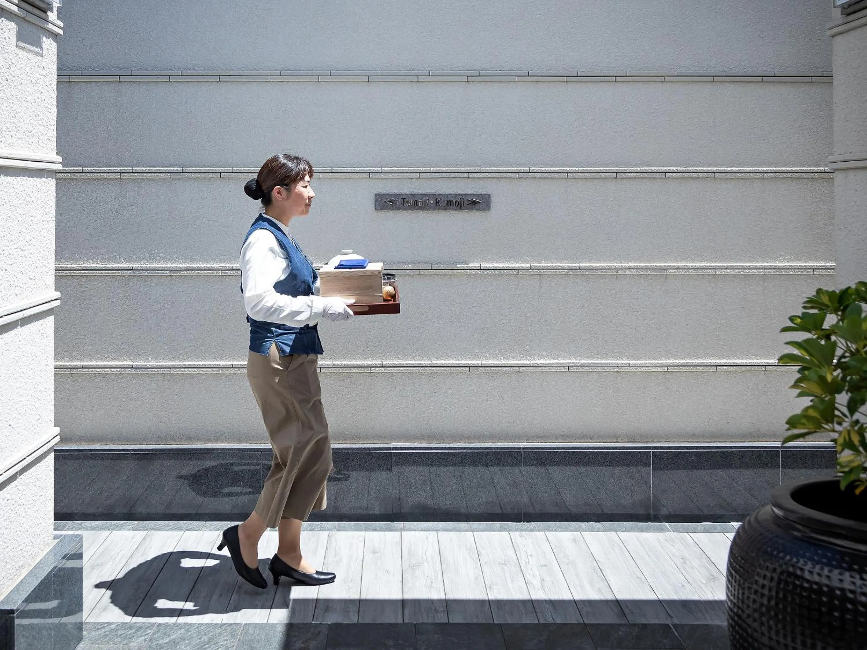 Staff in Okinawa EXES Naha