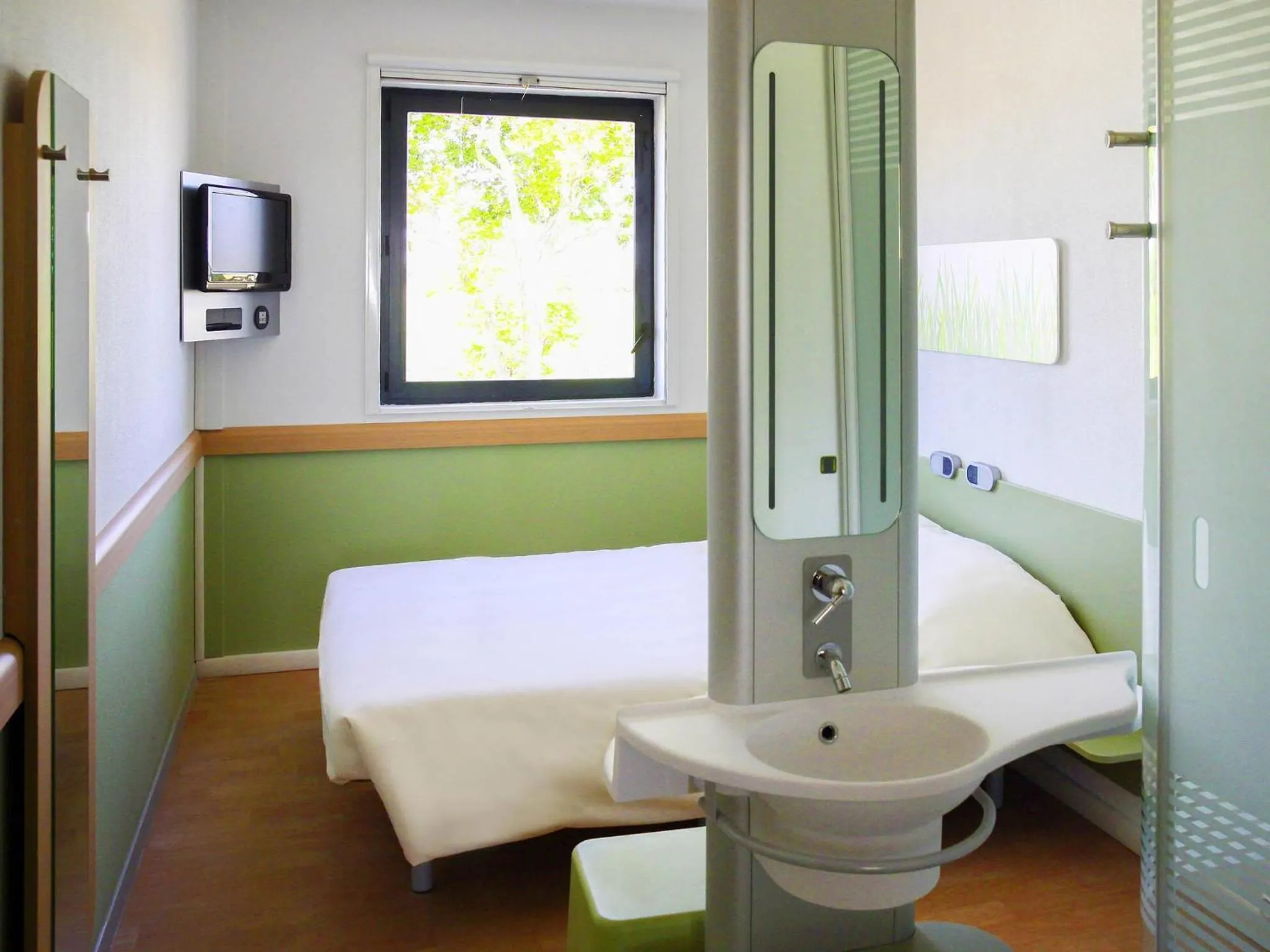 Bedroom, Bed in ibis budget Castelnaudary - A61