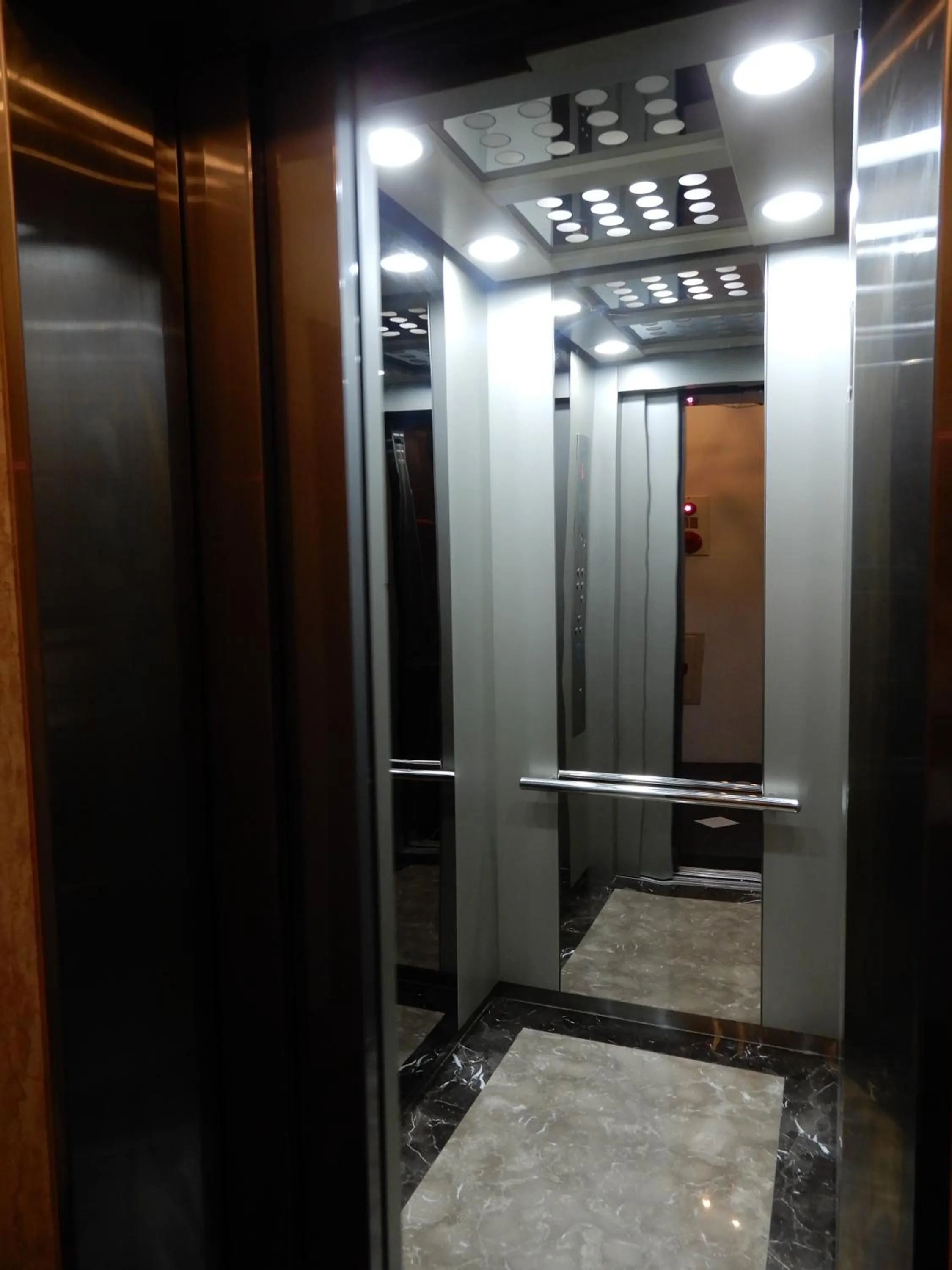 elevator in Happy Wing Guesthouse