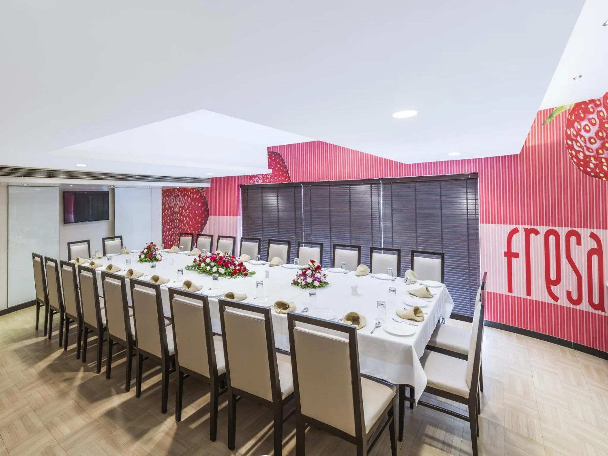 Business facilities in GCC Hotel and Club