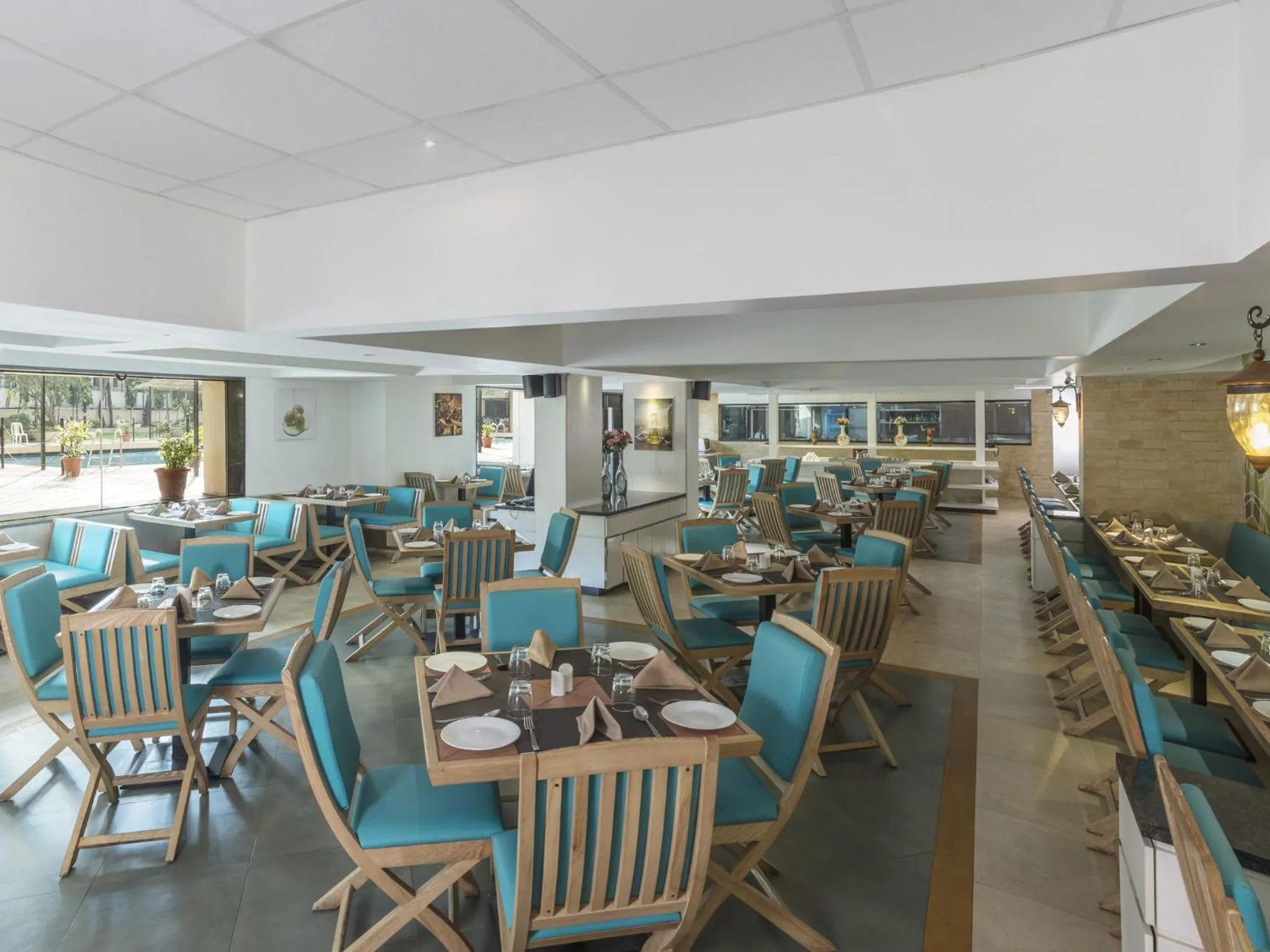 Restaurant/places to eat in GCC Hotel and Club