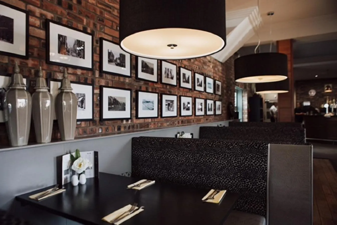 Restaurant/places to eat in Richmond Park Hotel