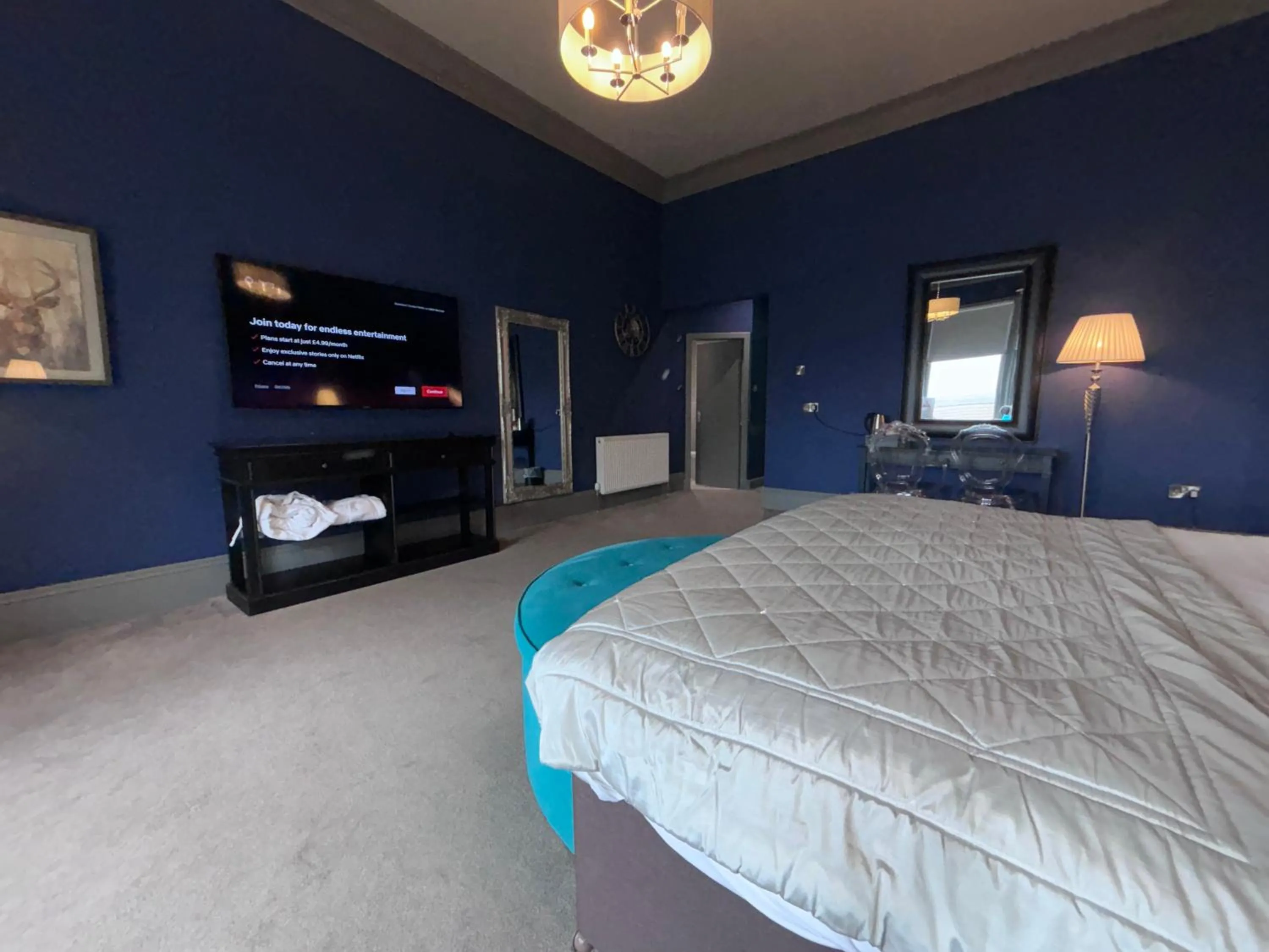 Bedroom, Bed in Richmond Park Hotel