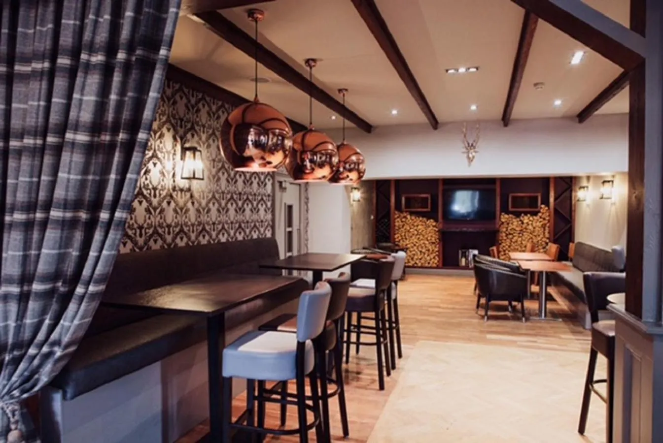 Restaurant/places to eat in Richmond Park Hotel