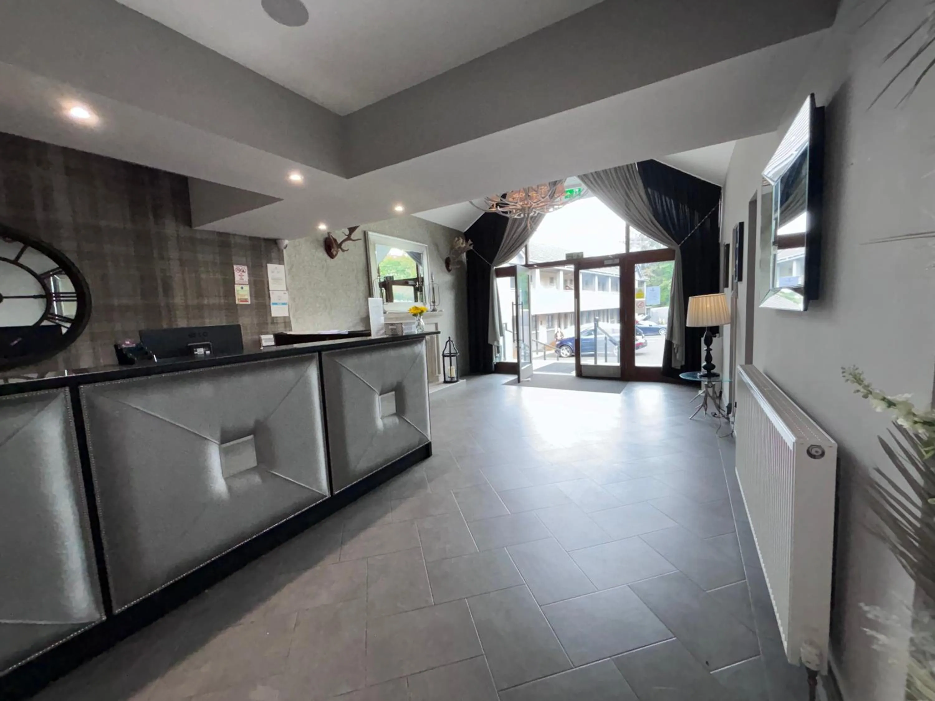 Lobby or reception in Richmond Park Hotel