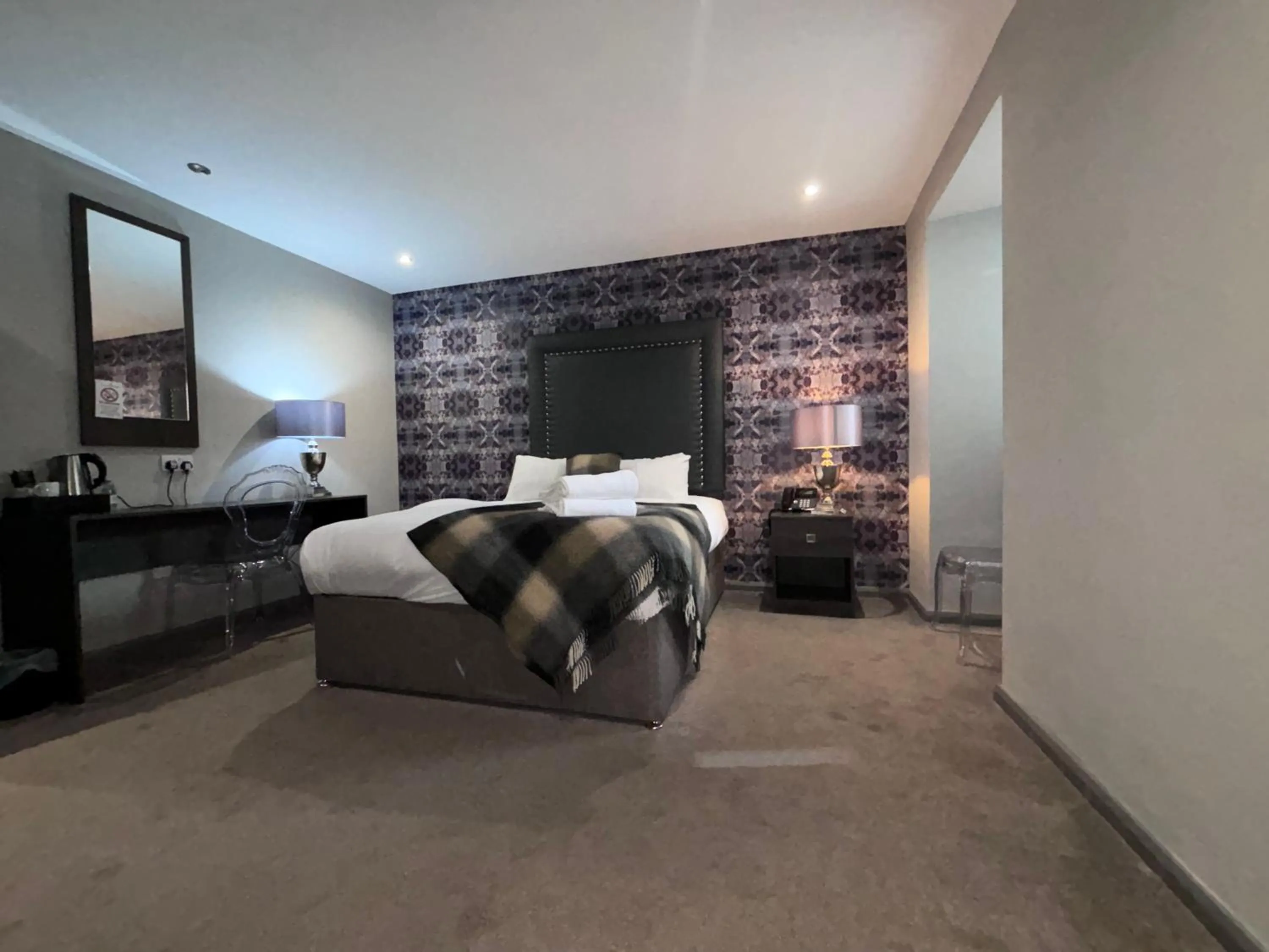 Bed in Richmond Park Hotel