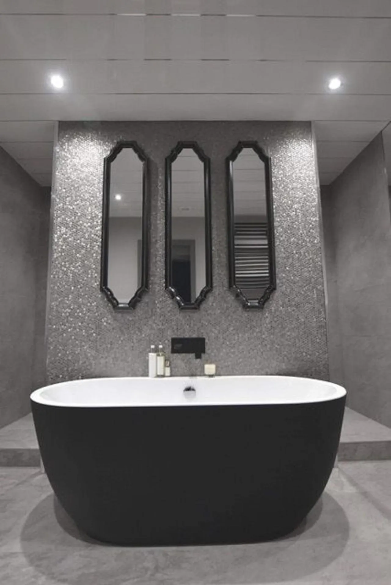 Bathroom in Richmond Park Hotel