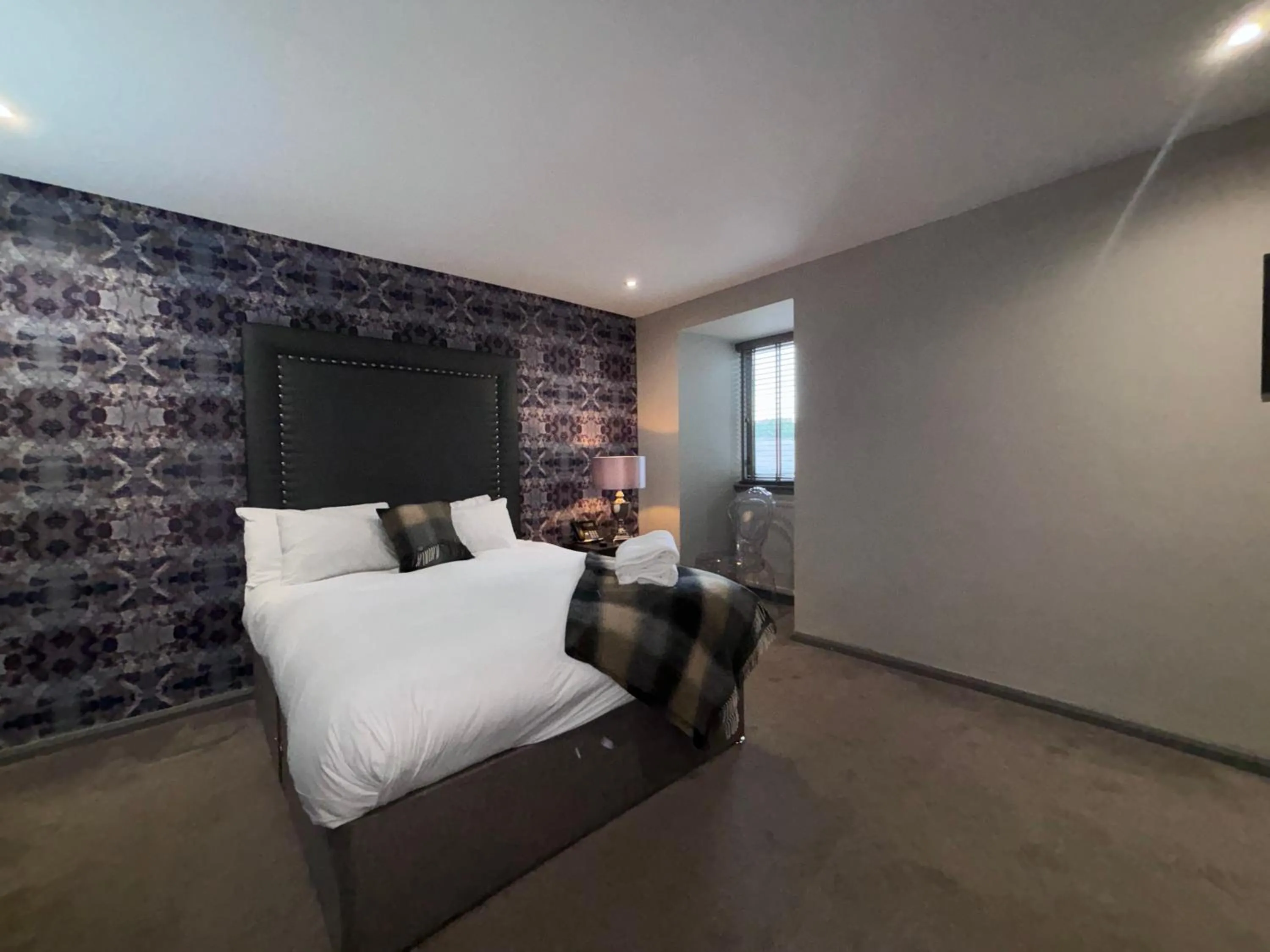 Bed in Richmond Park Hotel