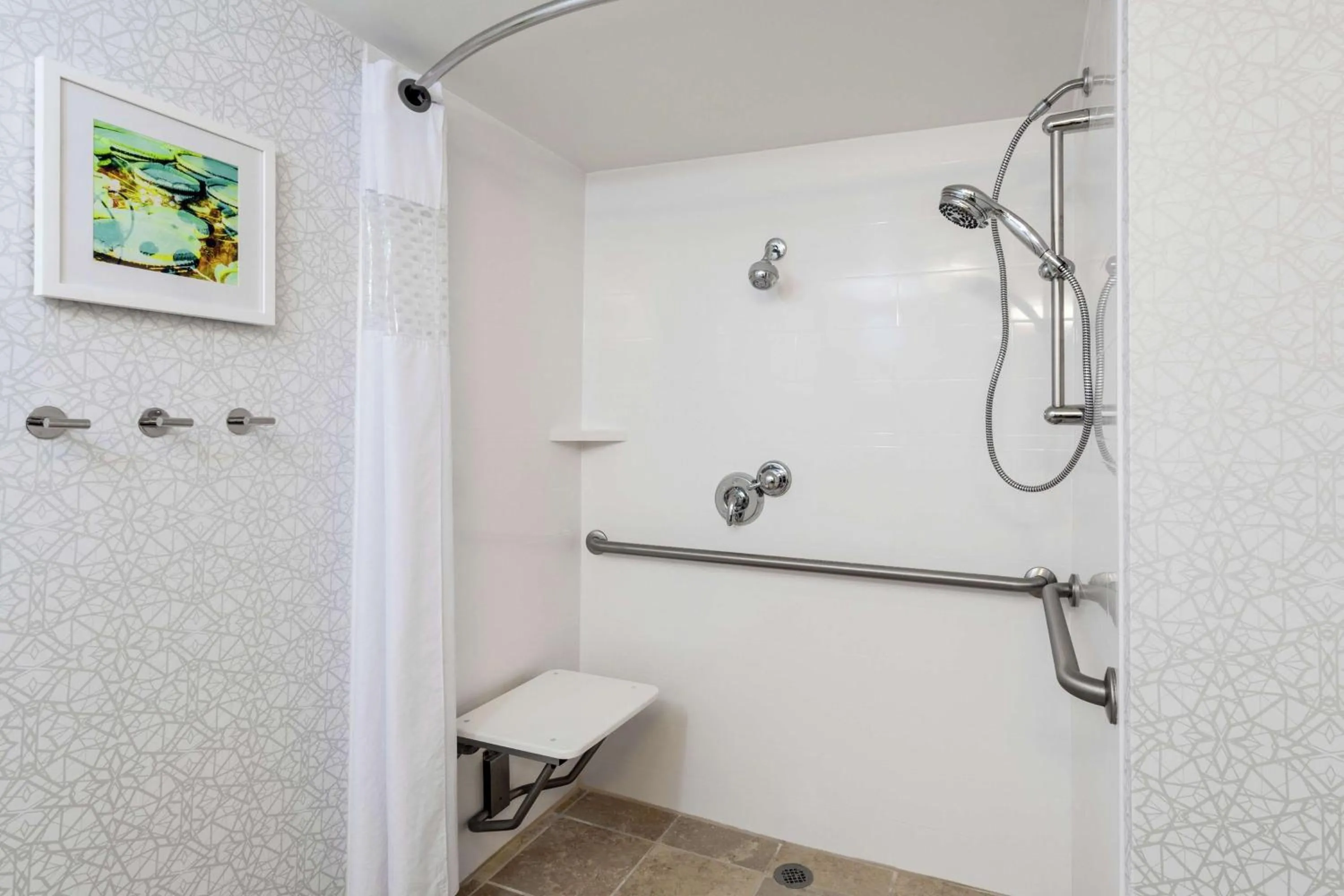 Bathroom in Hampton Inn Gainesville