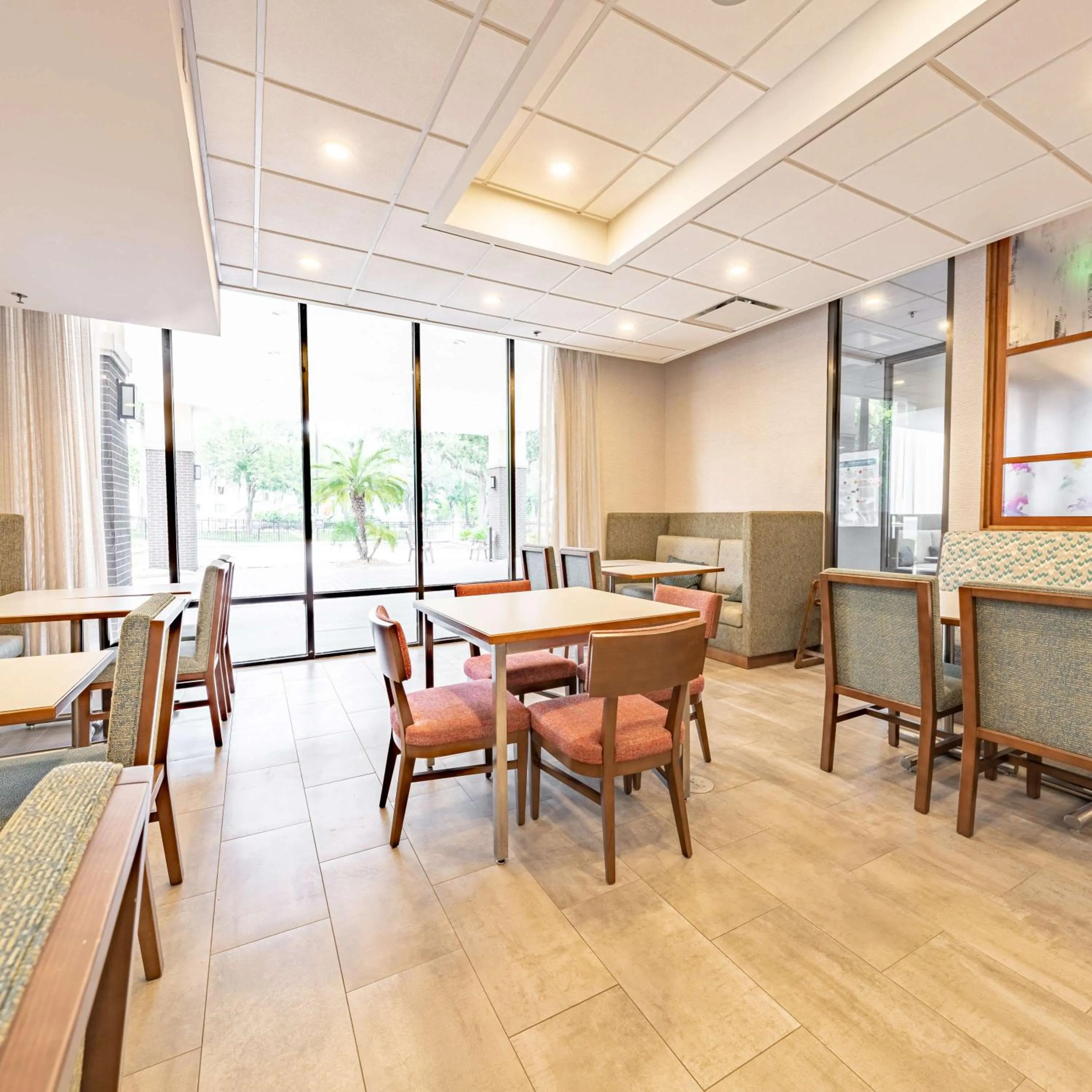 Lobby or reception in Hampton Inn Gainesville