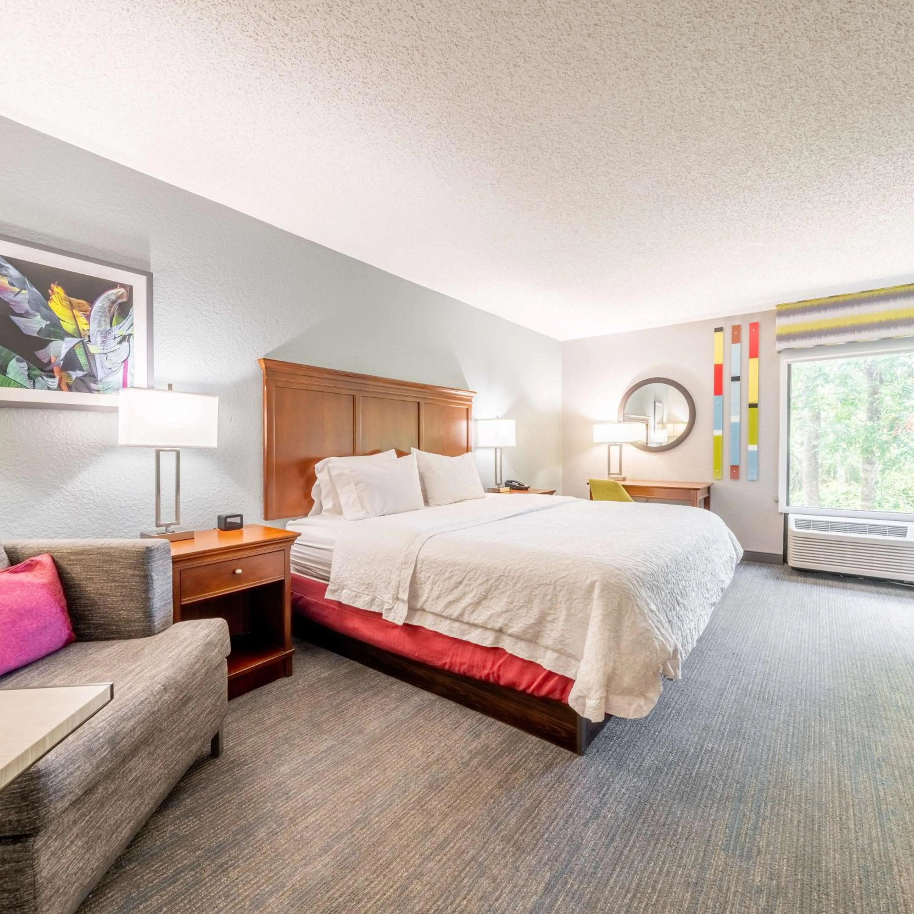 Living room, Bed in Hampton Inn Gainesville