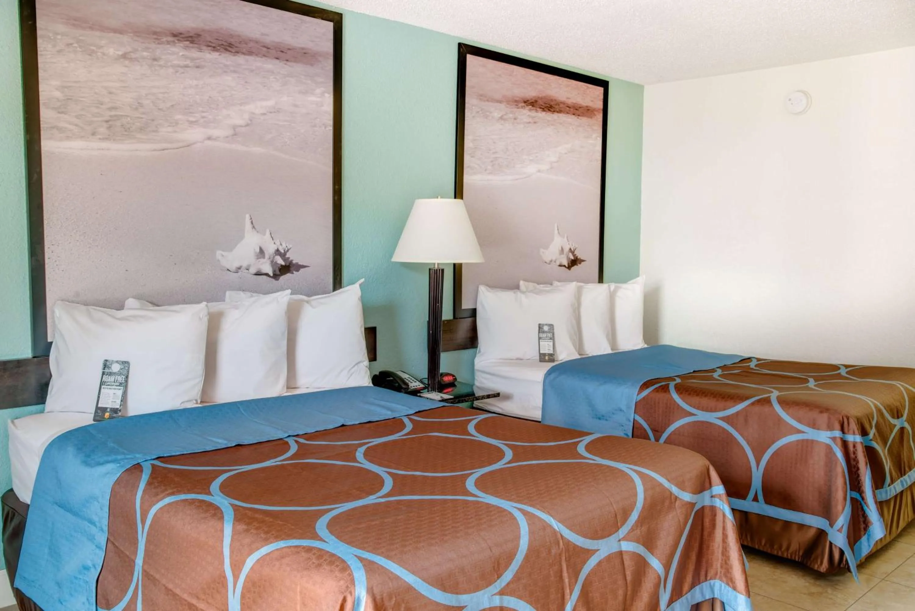 Photo of the whole room, Bed in Super 8 by Wyndham St. Petersburg