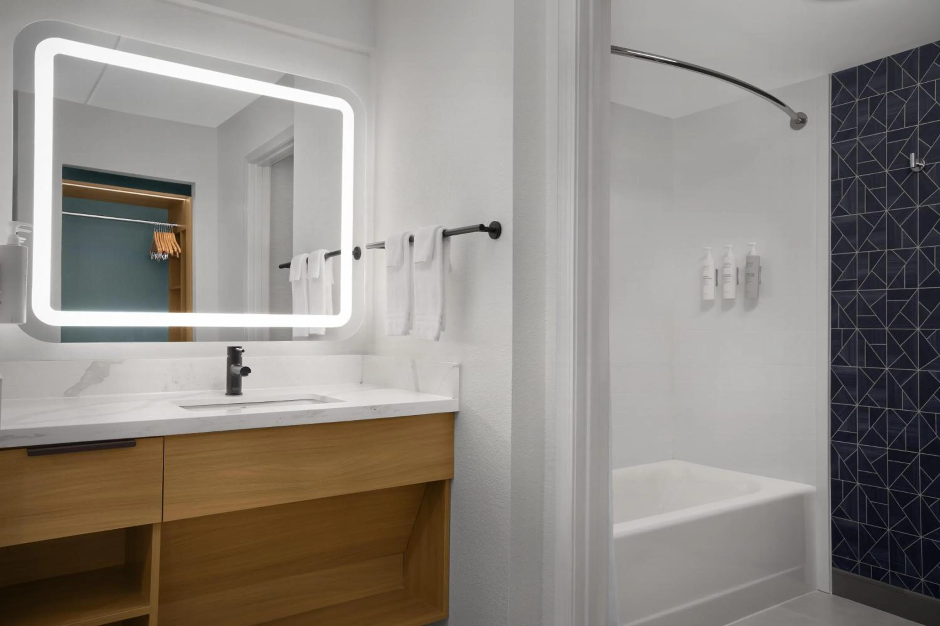 Bathroom in Homewood Suites by Hilton Ft. Worth-North at Fossil Creek