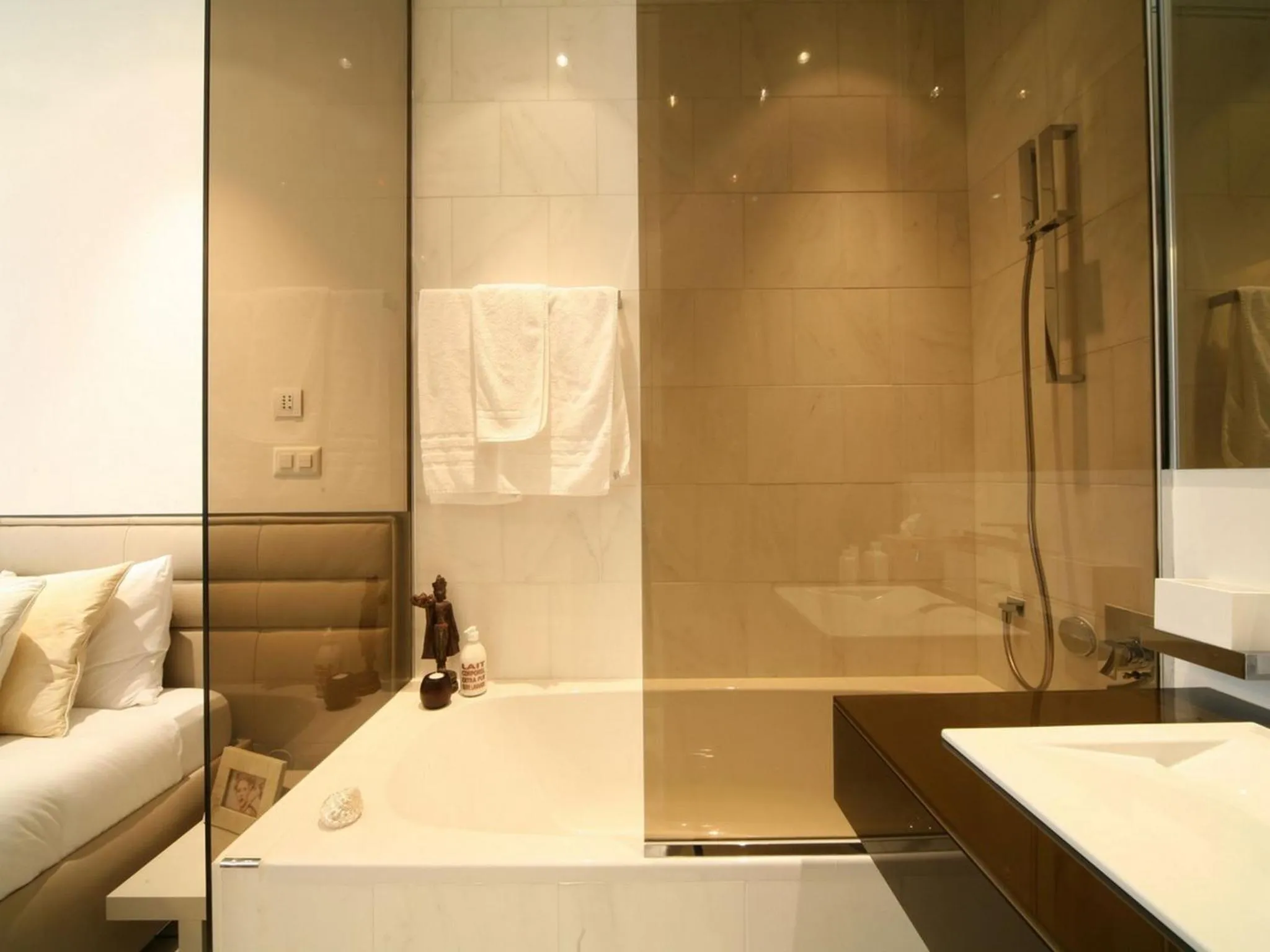 Shower in VISIONAPARTMENTS Gerechtigkeitsgasse - contactless check-in