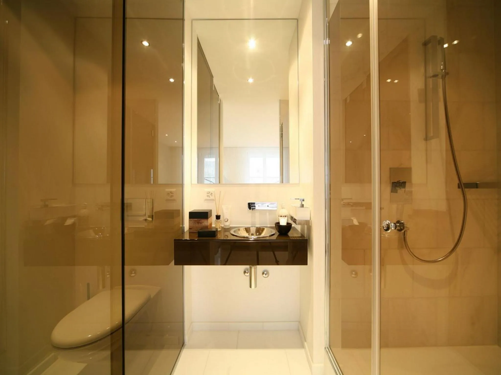 Shower in VISIONAPARTMENTS Gerechtigkeitsgasse - contactless check-in