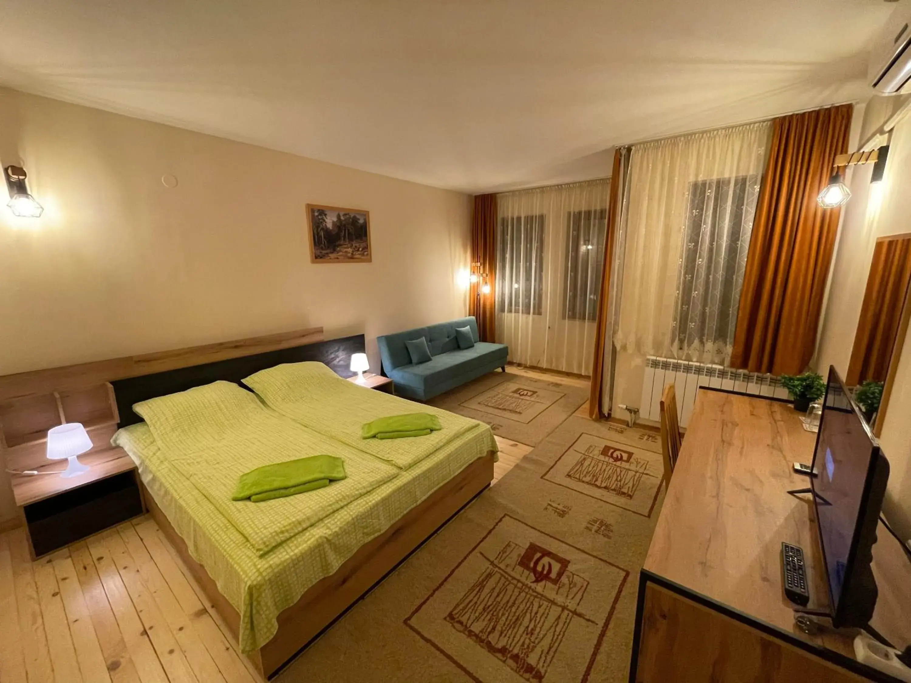 Double Room with Balcony or Loggia in Family Hotel Biju Double Room with Balcony or Loggia in Family Hotel Biju