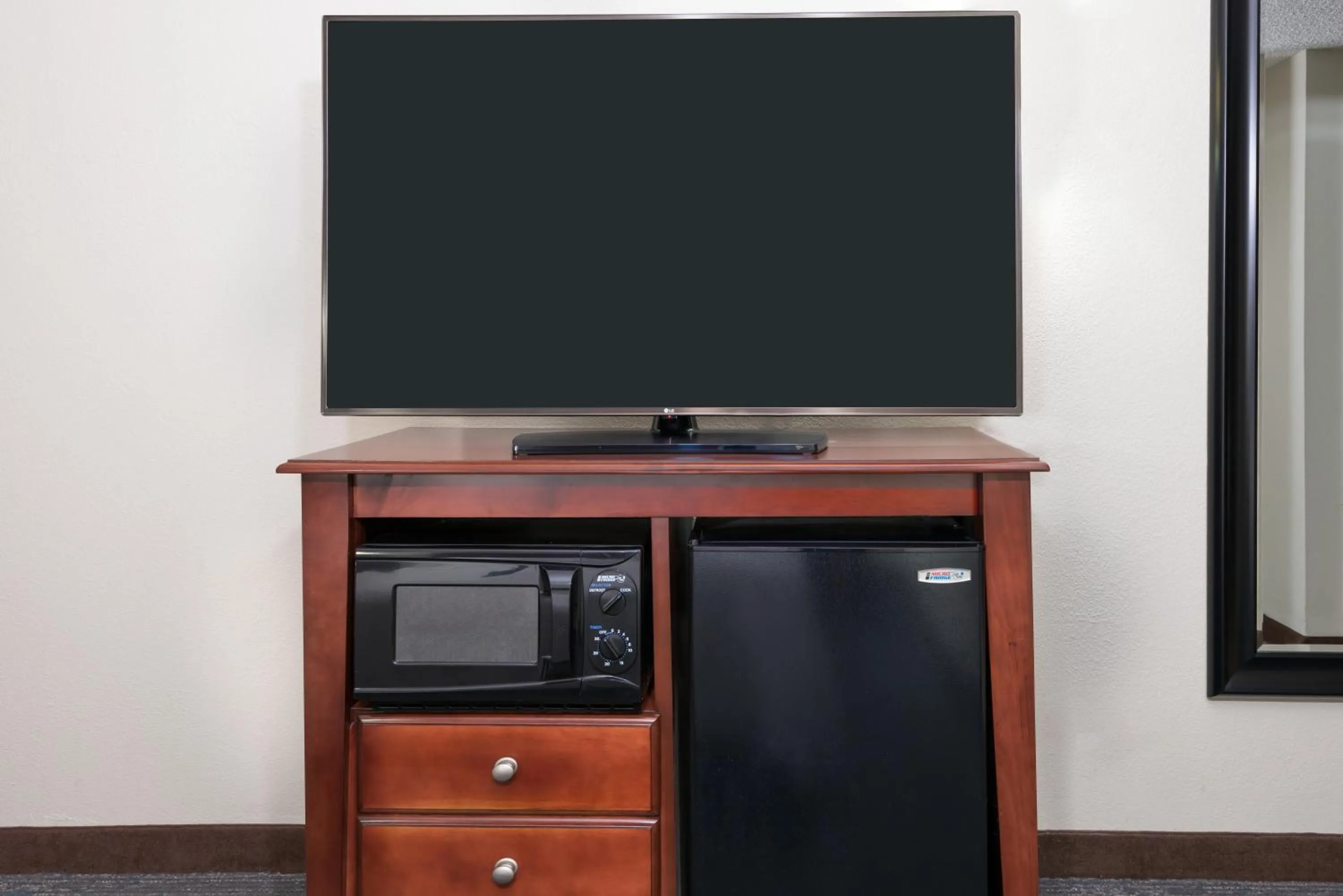 TV and multimedia in Hampton Inn by Hilton Indianapolis-South