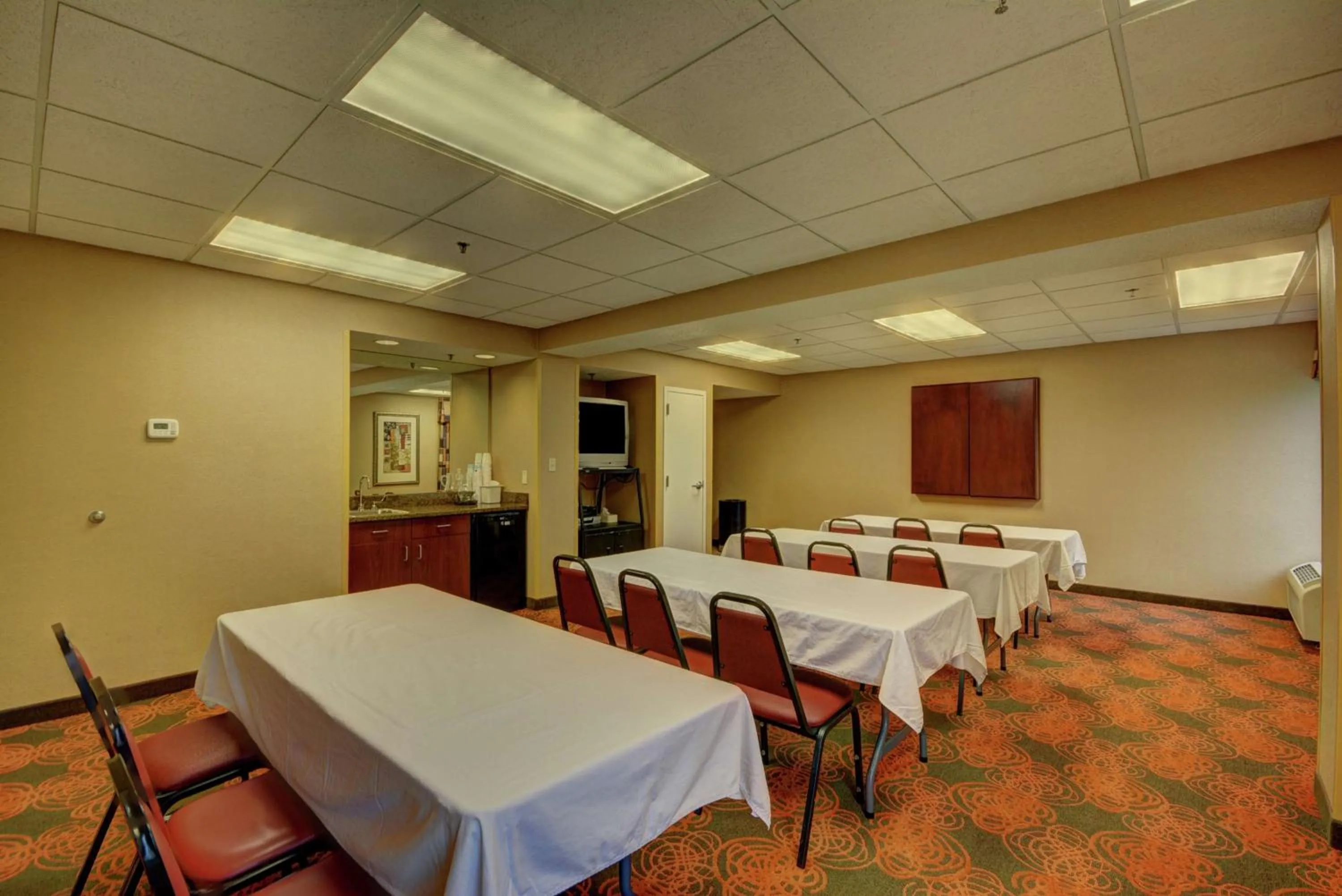 Meeting/conference room in Hampton Inn by Hilton Indianapolis-South