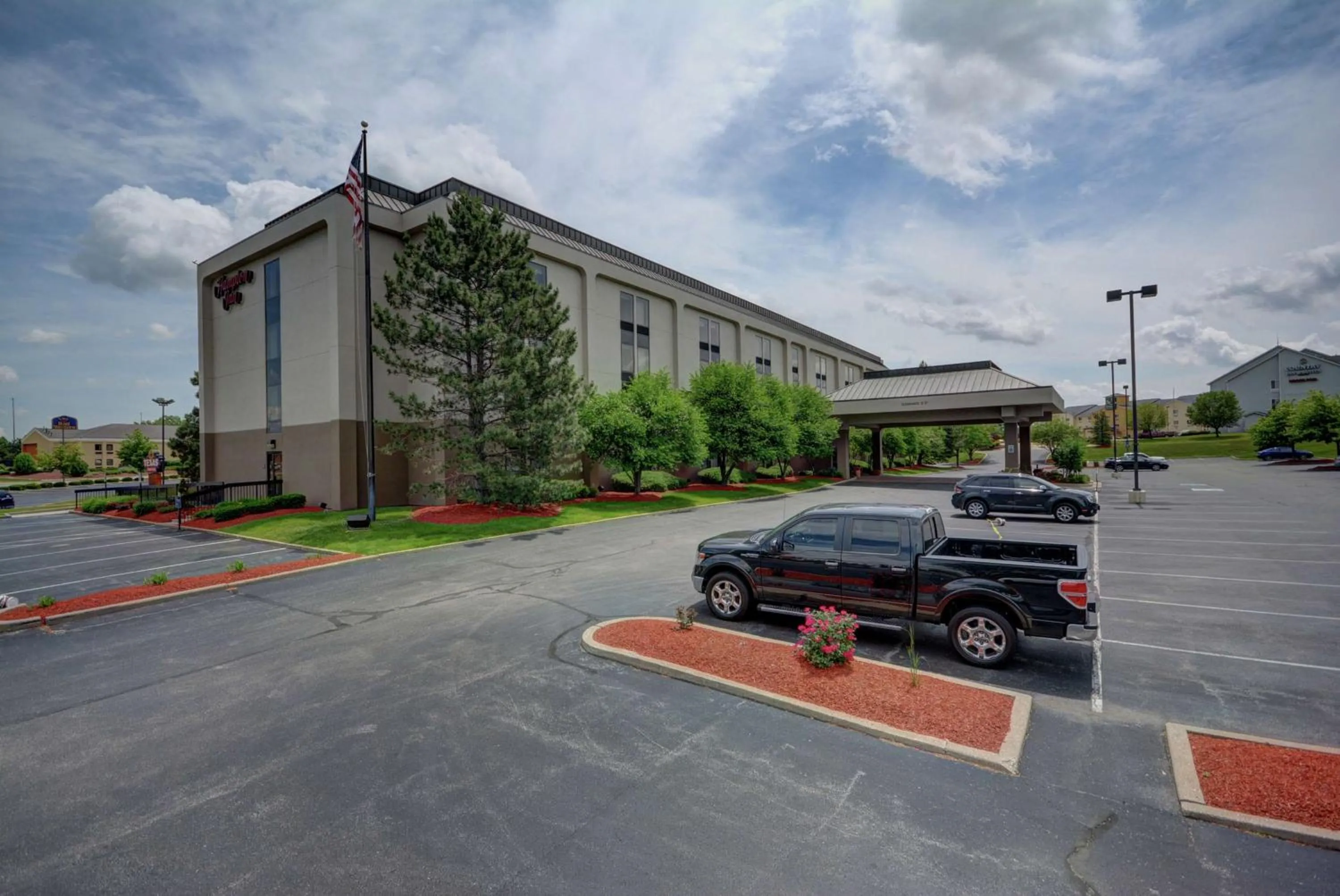 Property building in Hampton Inn by Hilton Indianapolis-South