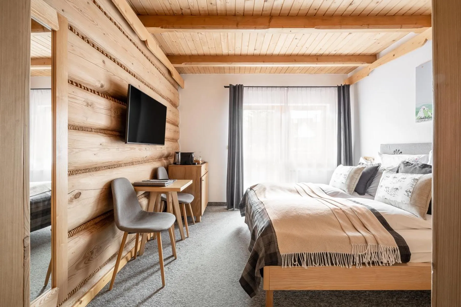 Bedroom, Bed in Willa Malinowa