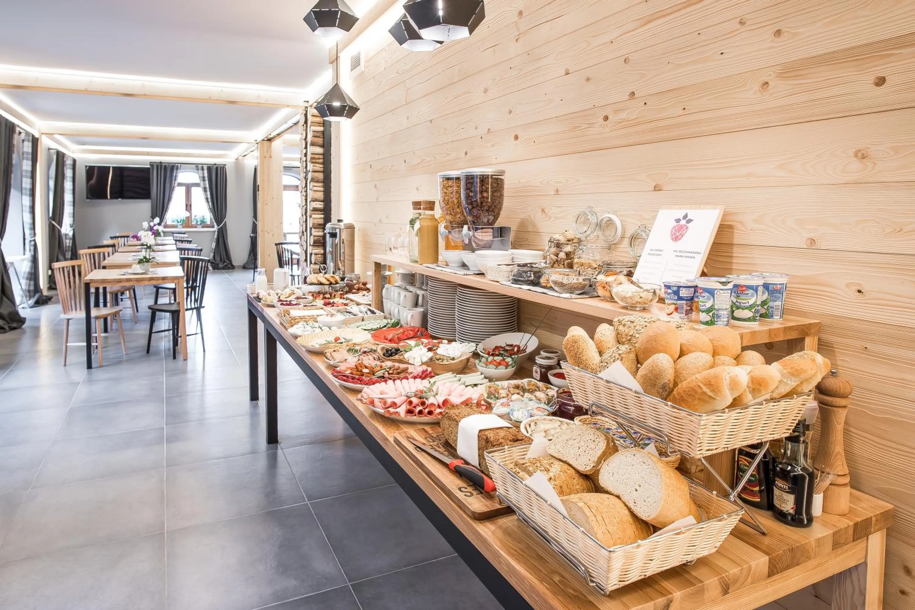 Dining area in Willa Malinowa