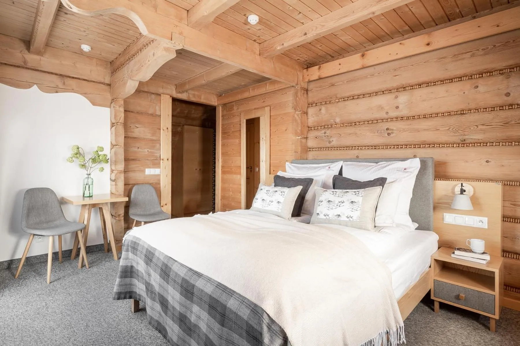 Bedroom, Bed in Willa Malinowa