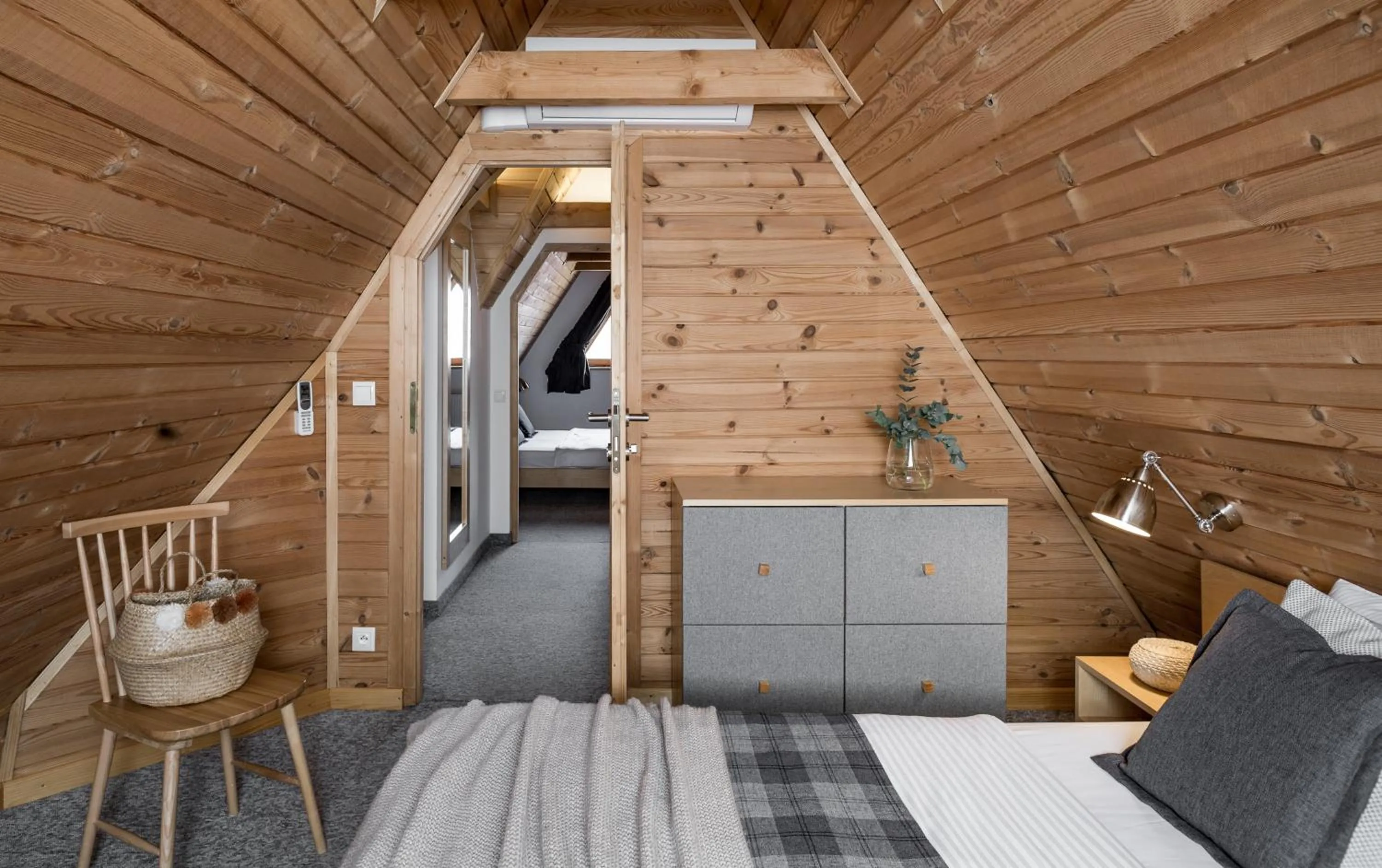 Bedroom, Bed in Willa Malinowa