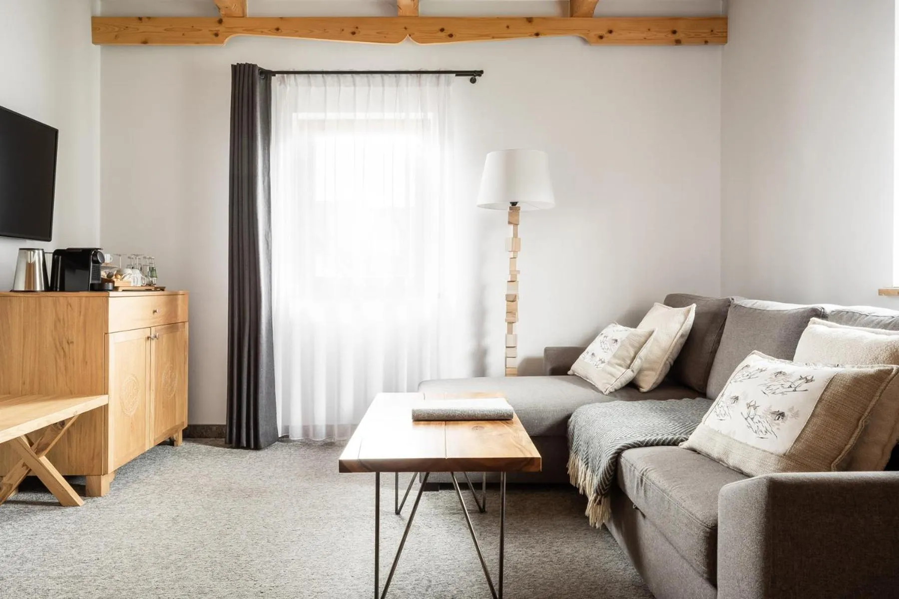 Communal lounge/ TV room in Willa Malinowa