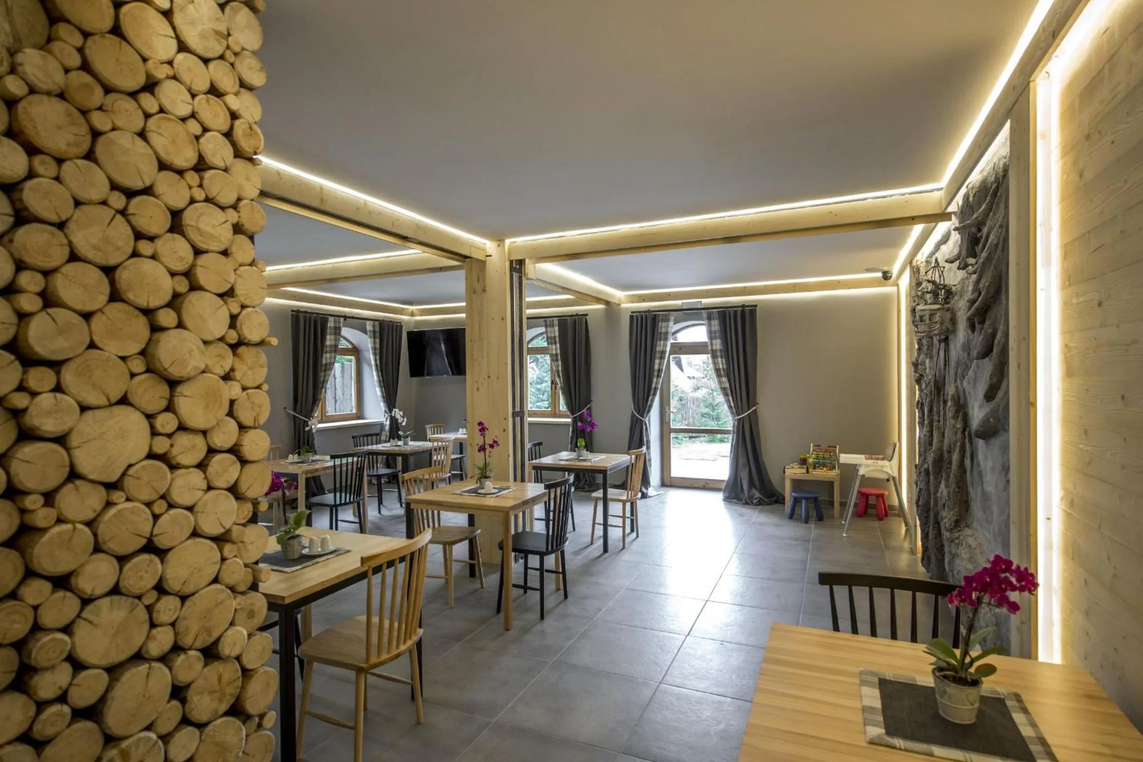 Communal lounge/ TV room in Willa Malinowa