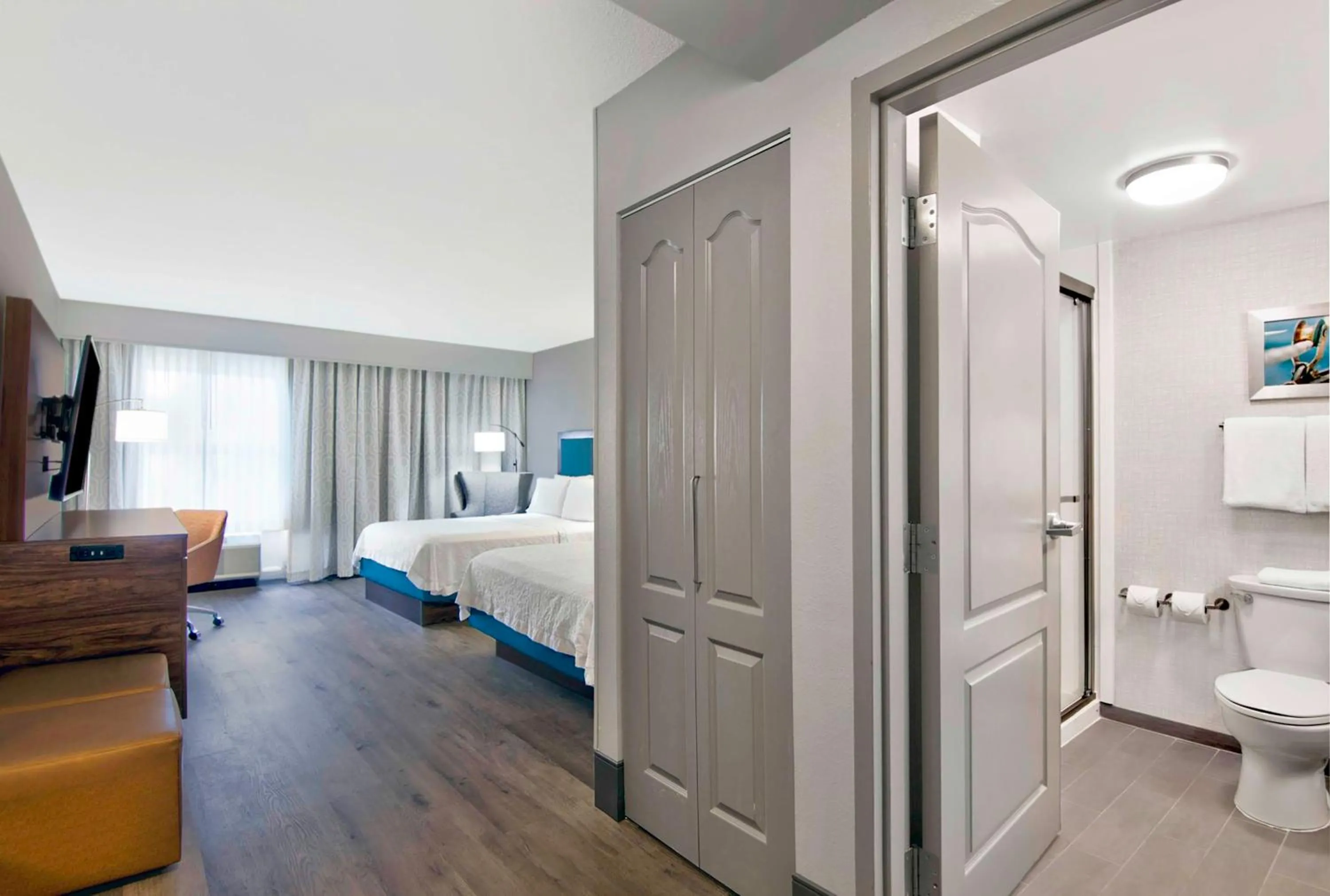 Bed in Hampton Inn Ft Lauderdale Airport North Cruise Port