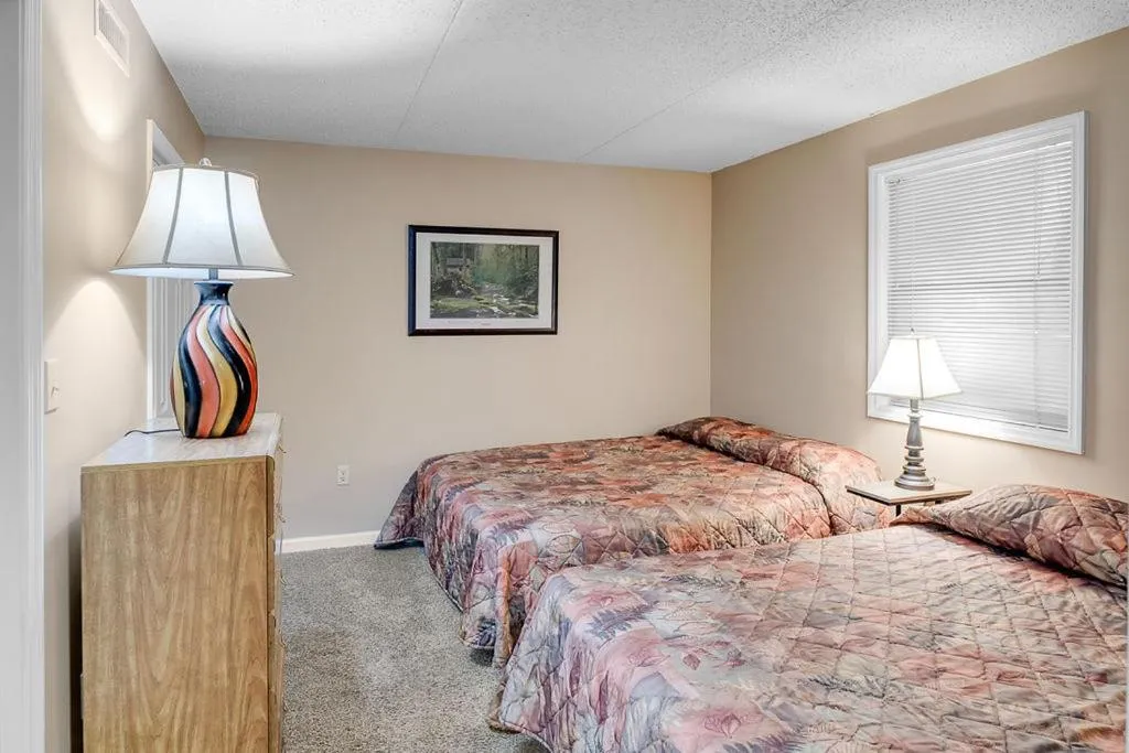 Bedroom, Bed in Park Place Condos
