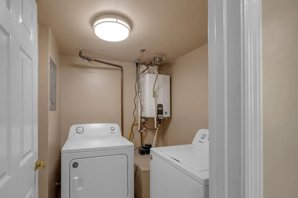 washing machine in Park Place Condos