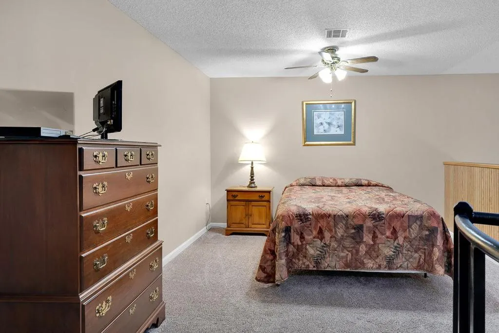 Bedroom, Bed in Park Place Condos