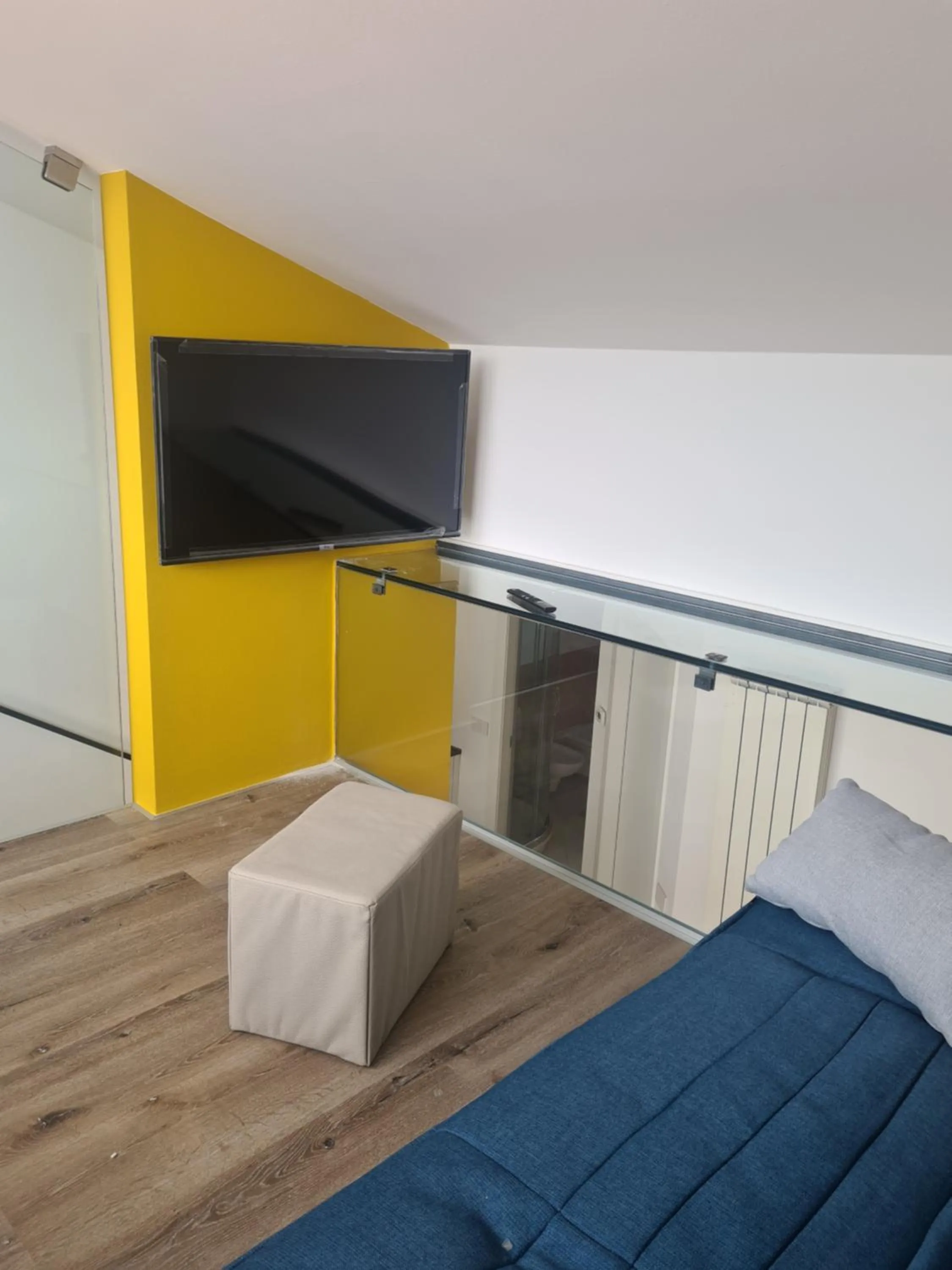 TV and multimedia, Bed in Aromi Piccolo Hotel